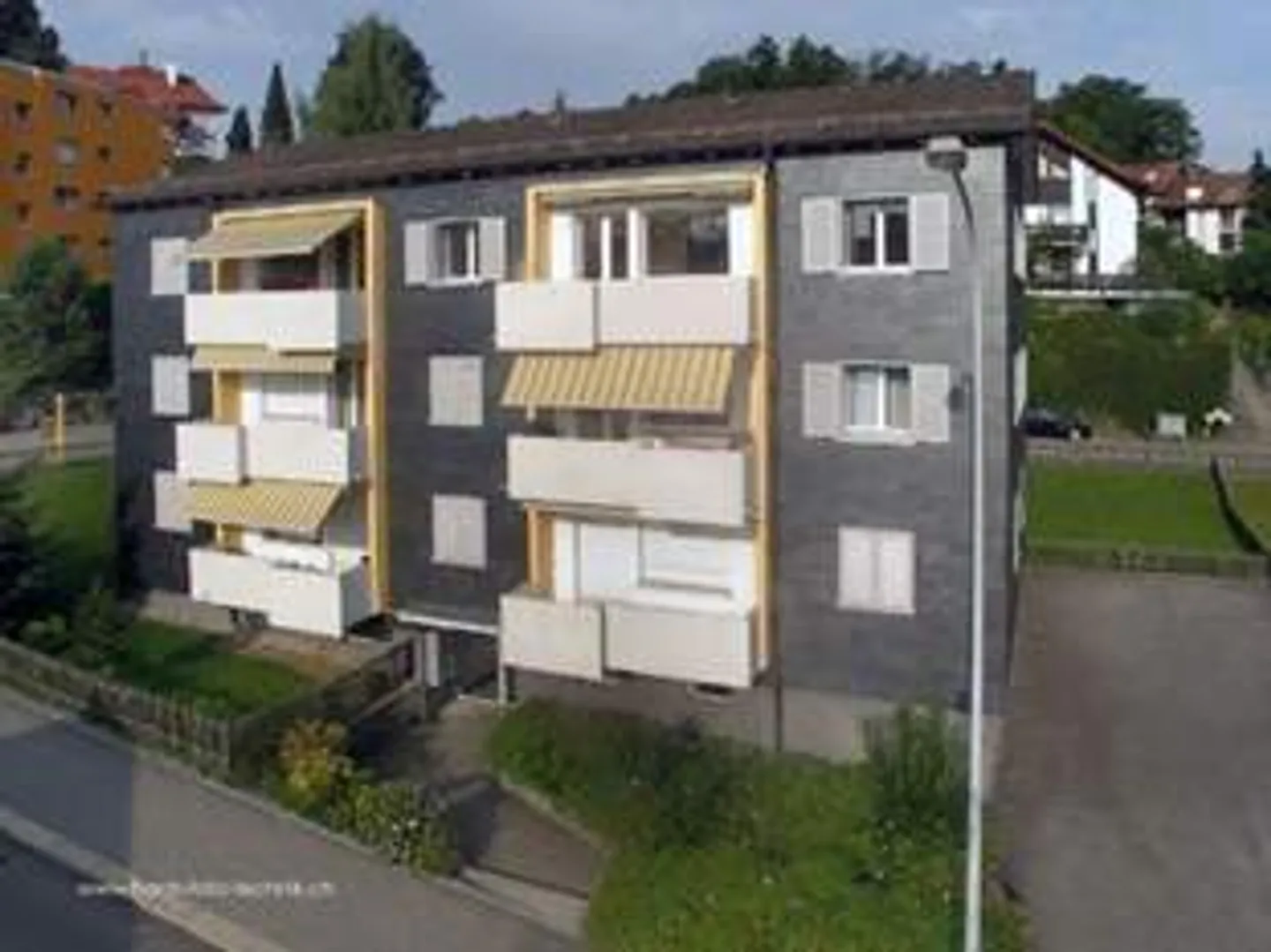 Appartement 3.5 pièces récemment rénové avec balcon - Photo 1 sur 8