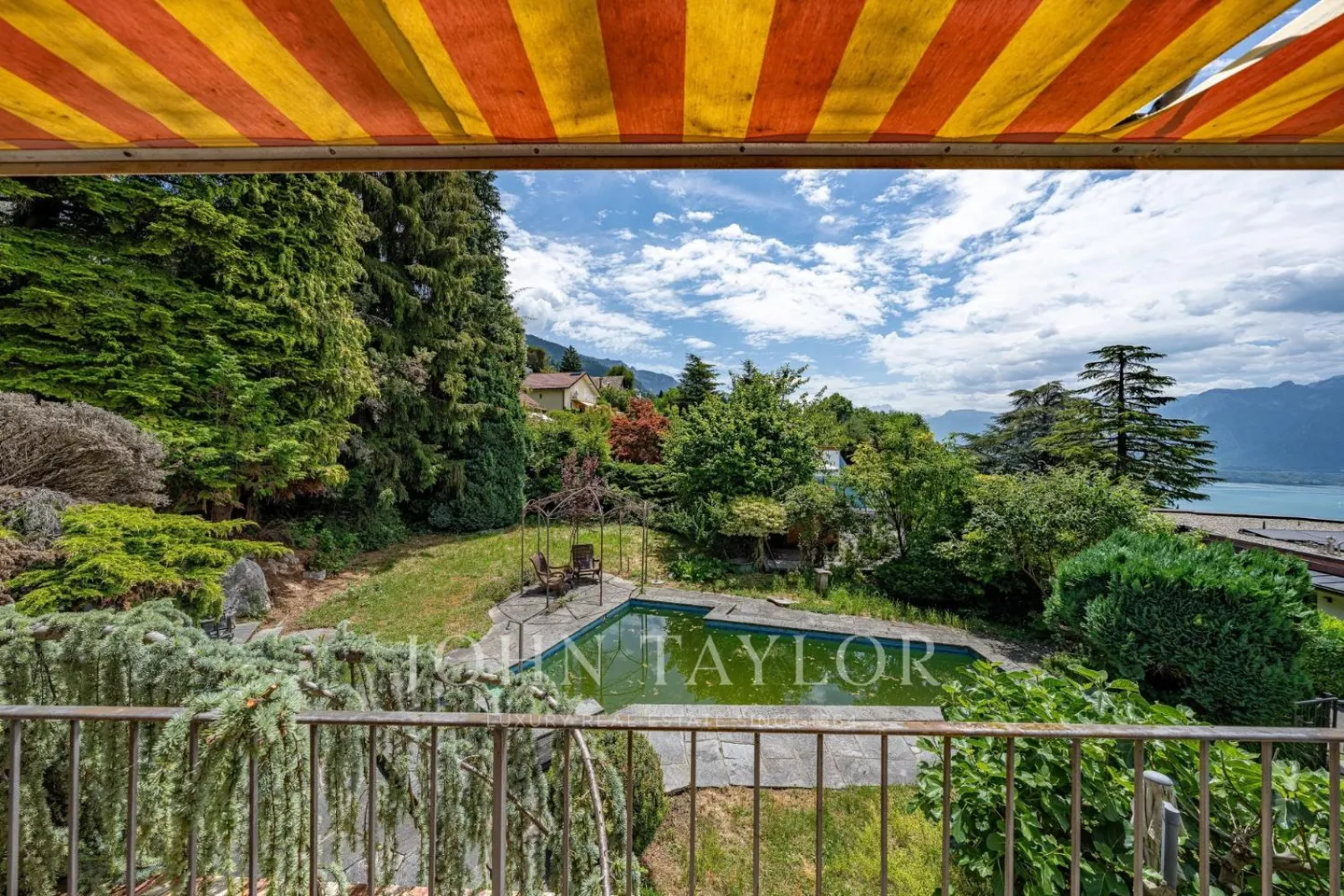 Opportunité de rénovation avec vue sur le lac - Photo 10 sur 12
