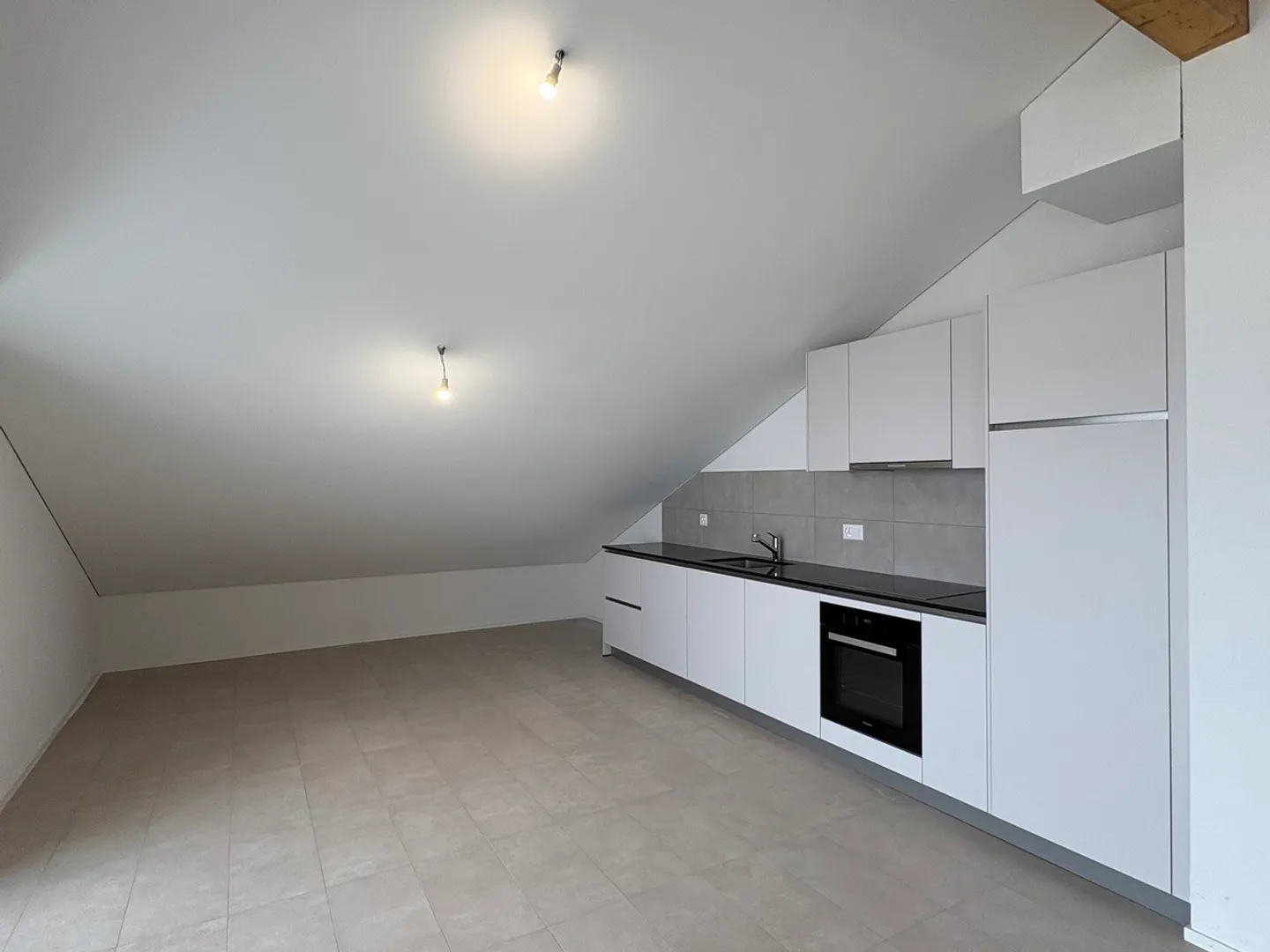 Appartement 2.5 pièces neuf avec grand balcon à Billens - Photo 3 sur 9