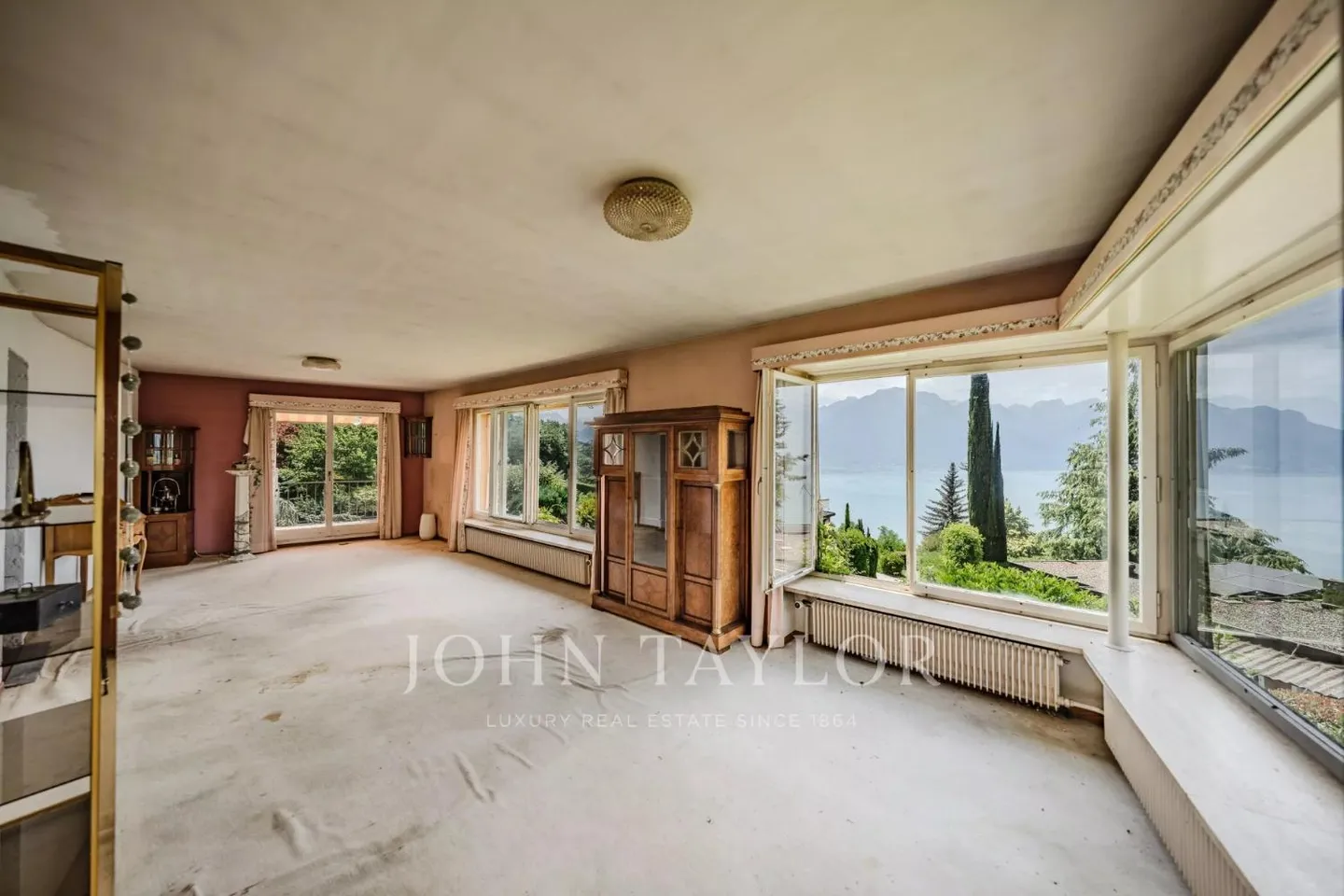 Opportunité de rénovation avec vue sur le lac - Photo 7 sur 12