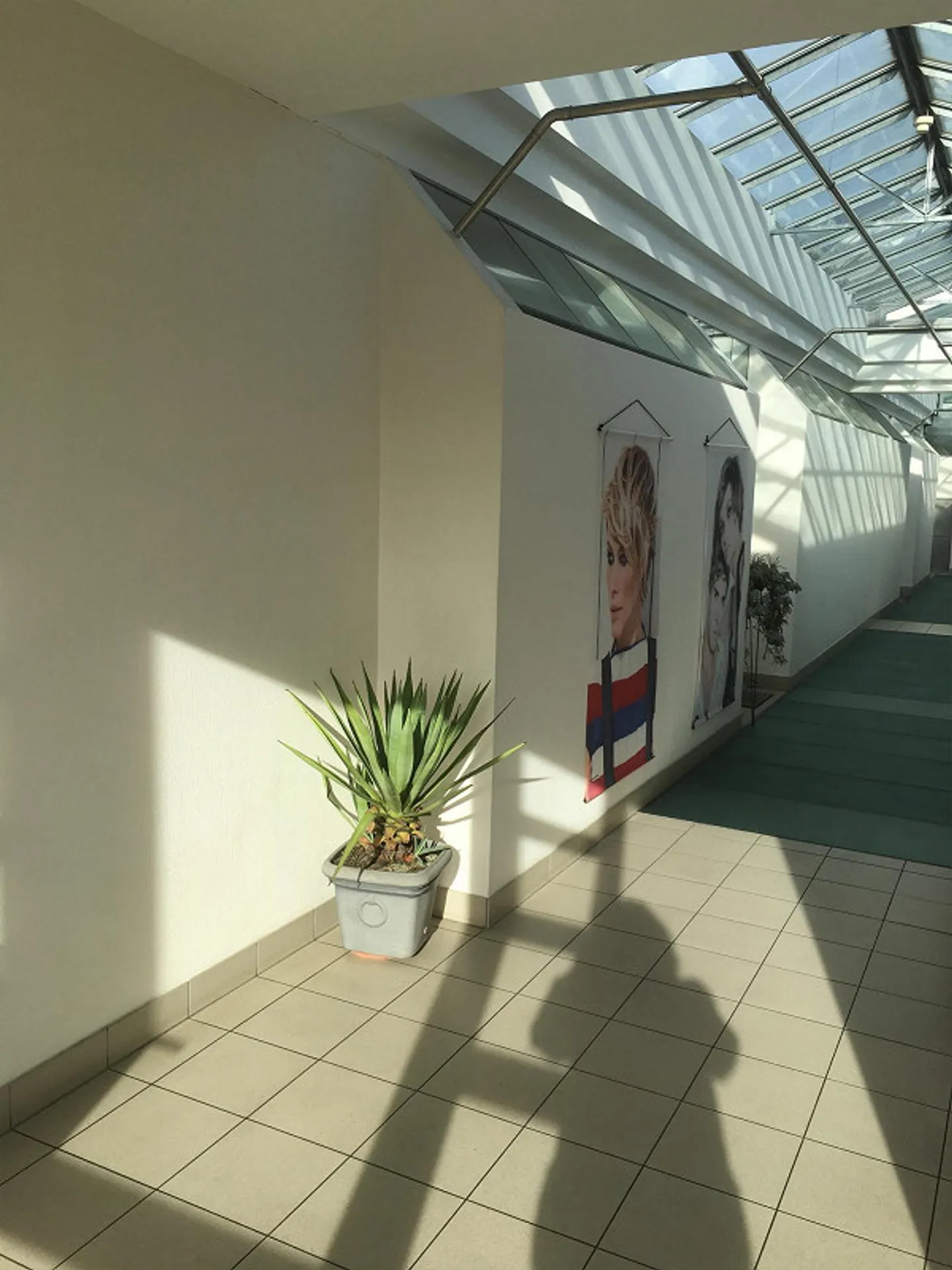 Geräumiger Büroraum mit Annehmlichkeiten - Foto 2 von 13