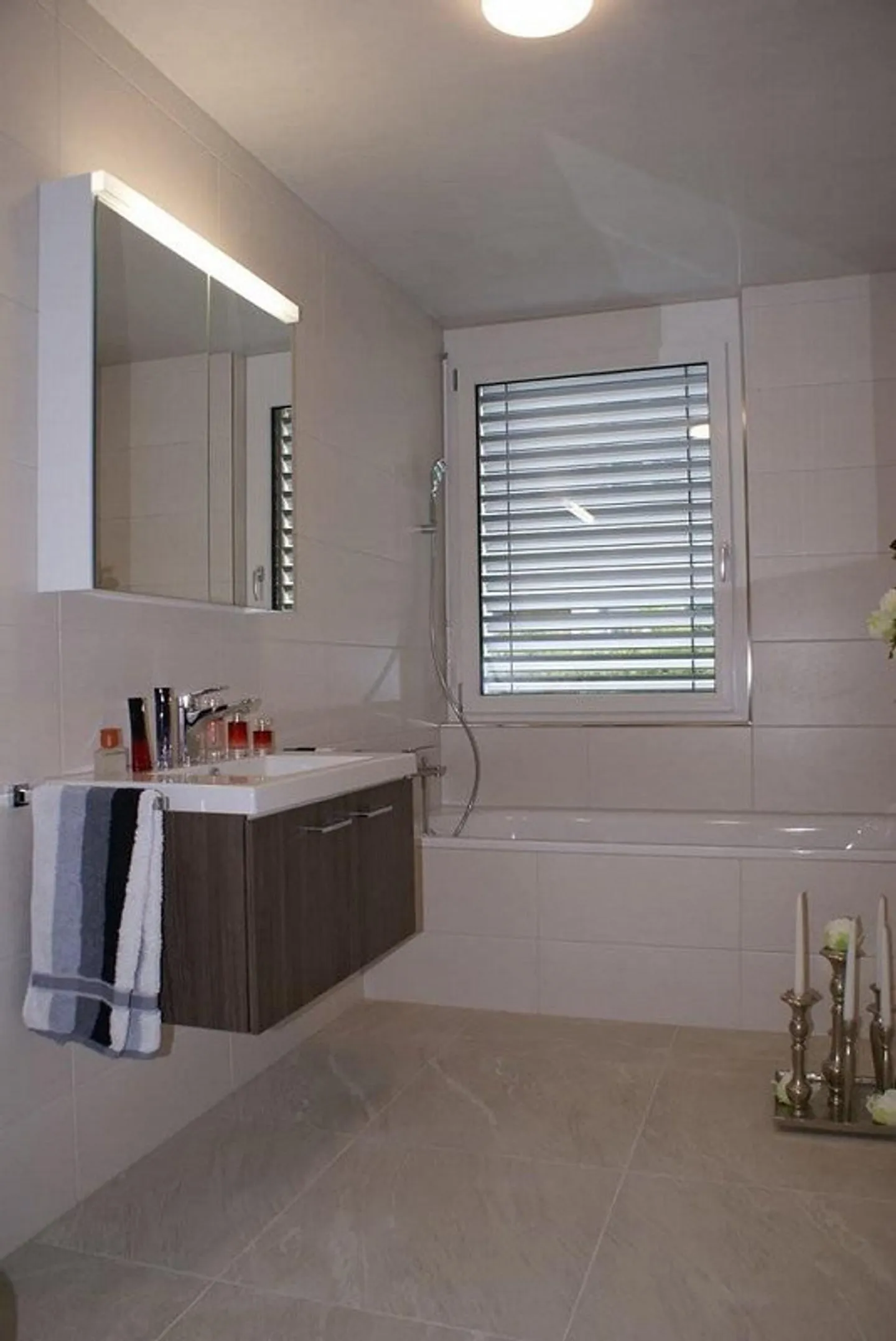 Modernes 3.5-Zimmer-Apartment - Foto 5 von 9