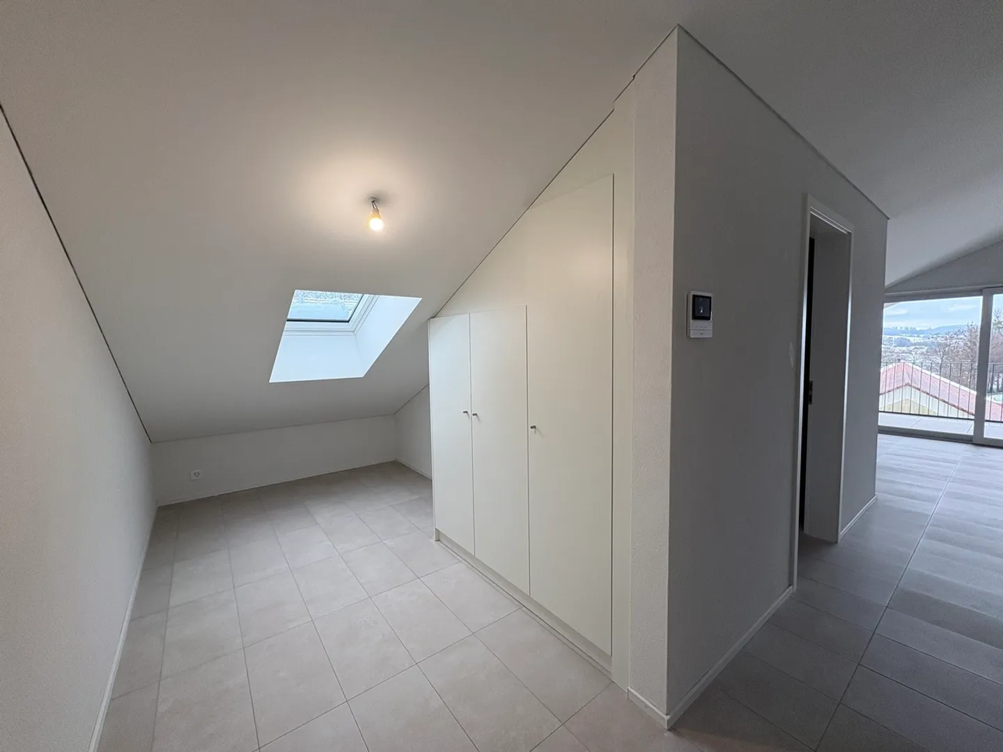 Appartement 2.5 pièces neuf avec grand balcon à Billens - Photo 4 sur 9