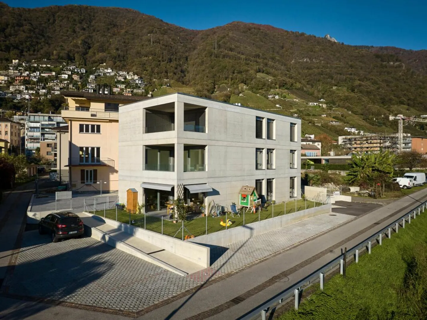 GORDOLA - Appartement neuf et moderne avec jardin - Photo 3 sur 8