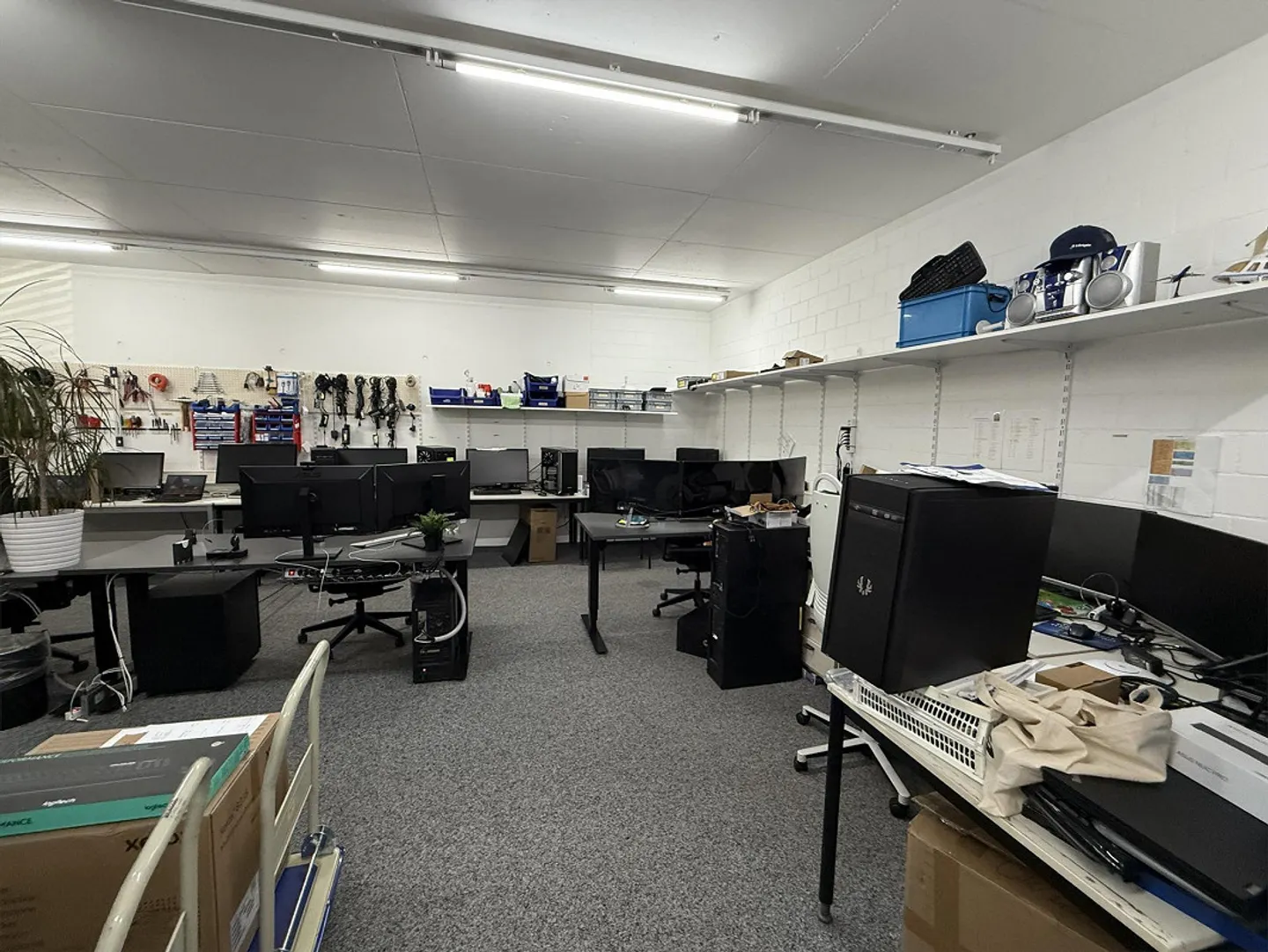 Vollausgebautes Büro - Foto 9 von 10