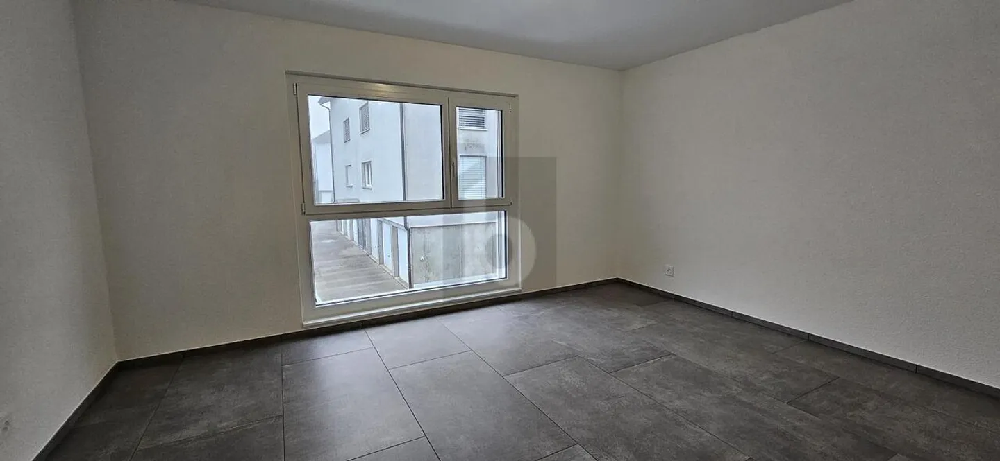 Charming Ground-Floor Apartment - Photo 3 of 5