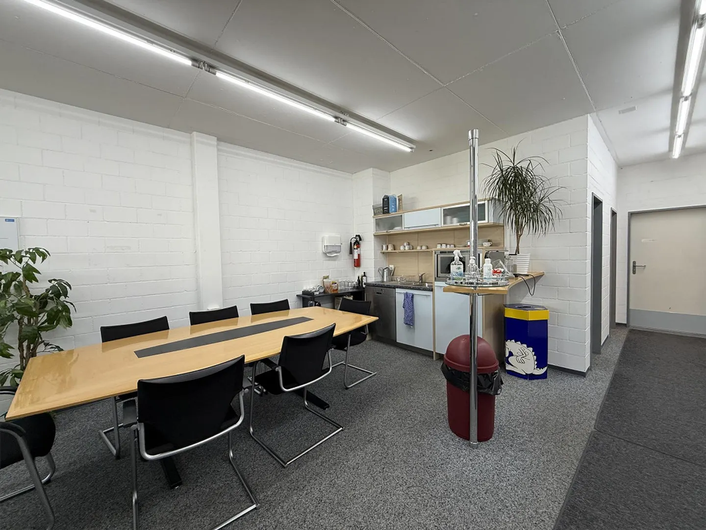 Vollausgebautes Büro - Foto 2 von 10