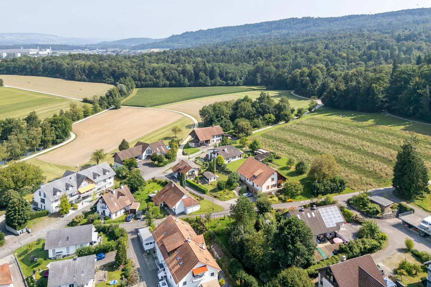 Single-family house with shed and garden house - Photo 4 of 4