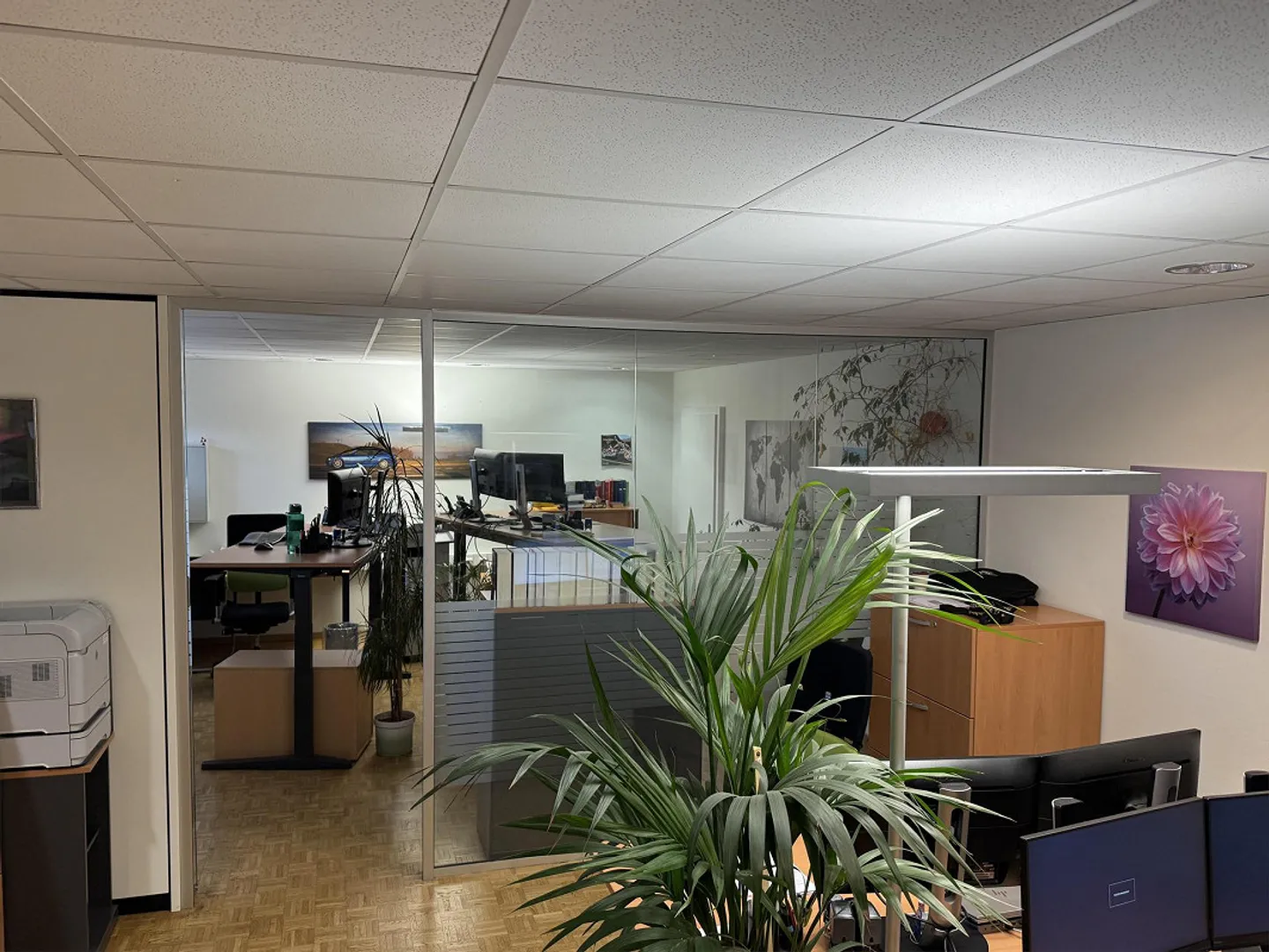 Your new office space with kitchen at an attractive price in a well-connected area... - Photo 2 of 7