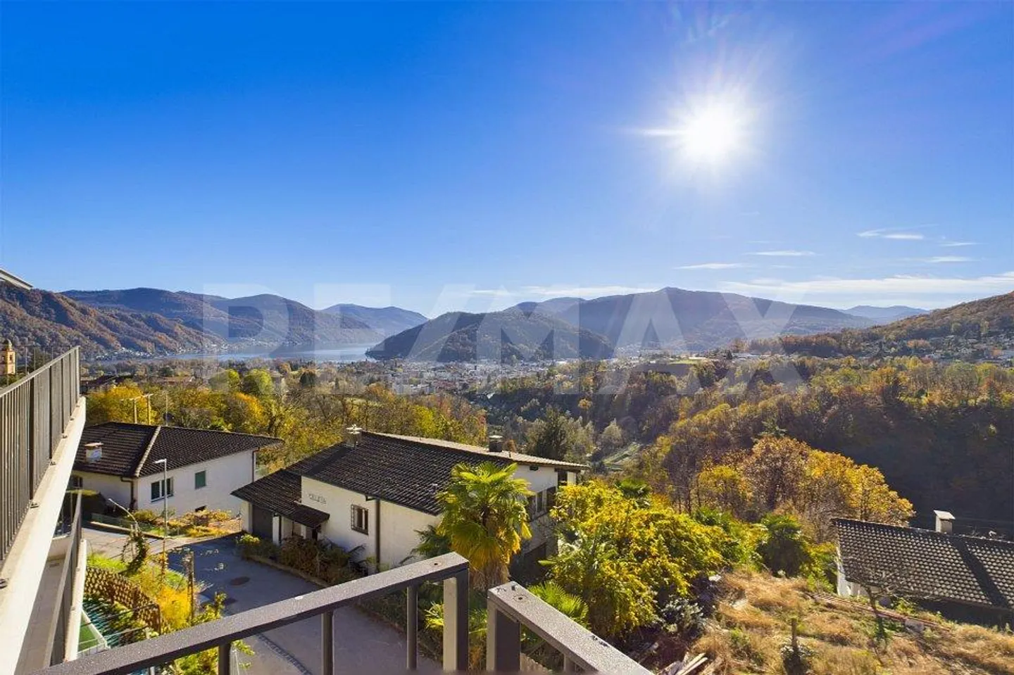 NEGGIO (NEAR VERNATE): Bright and modern penthouse apartment with great views and rooftop - Photo 7 of 13