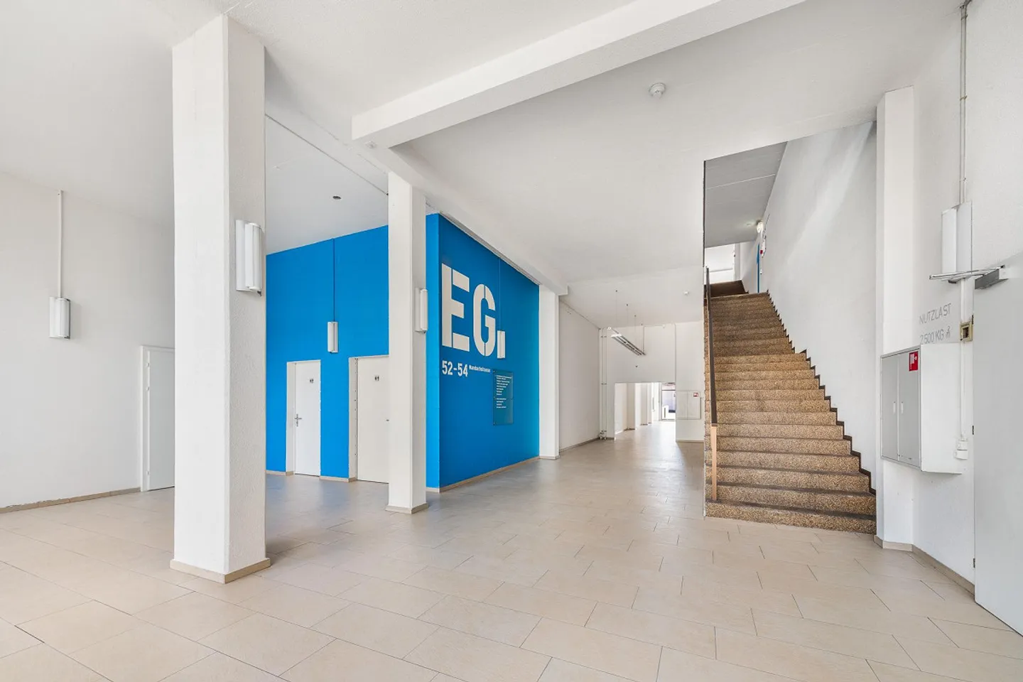 Your new office space with kitchen at an attractive price in a well-connected area... - Photo 4 of 7