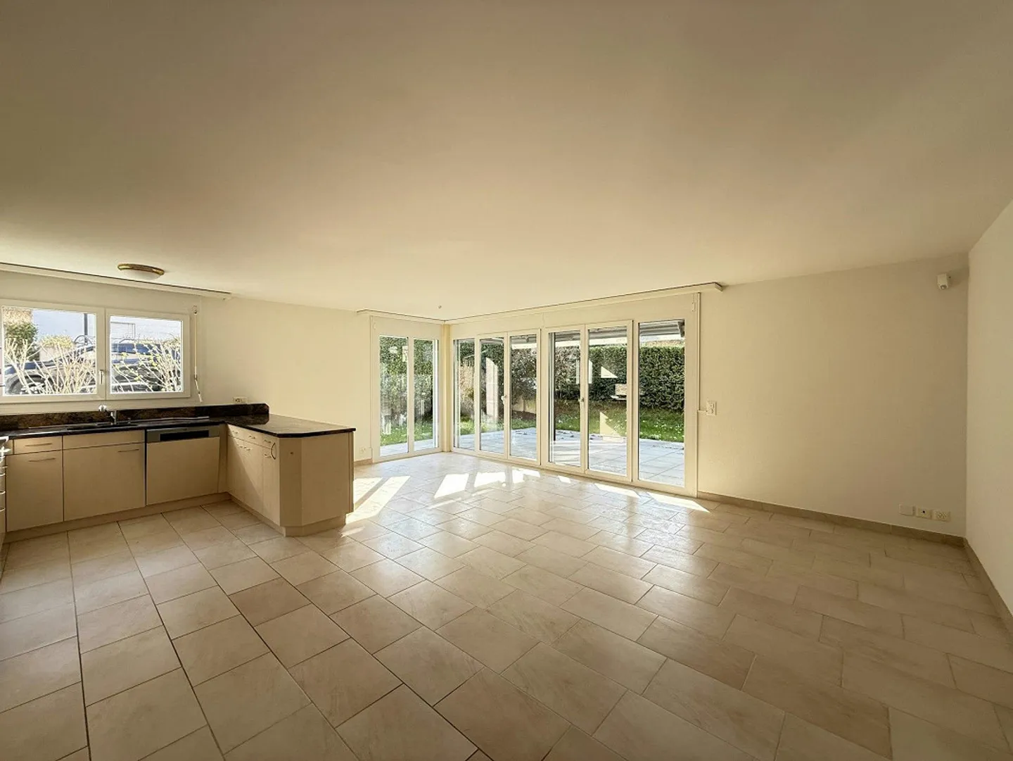 La tua nuova casa: appartamento di 4,5 stanze con idillio da giardino a Schlieren - Foto 4 di 13