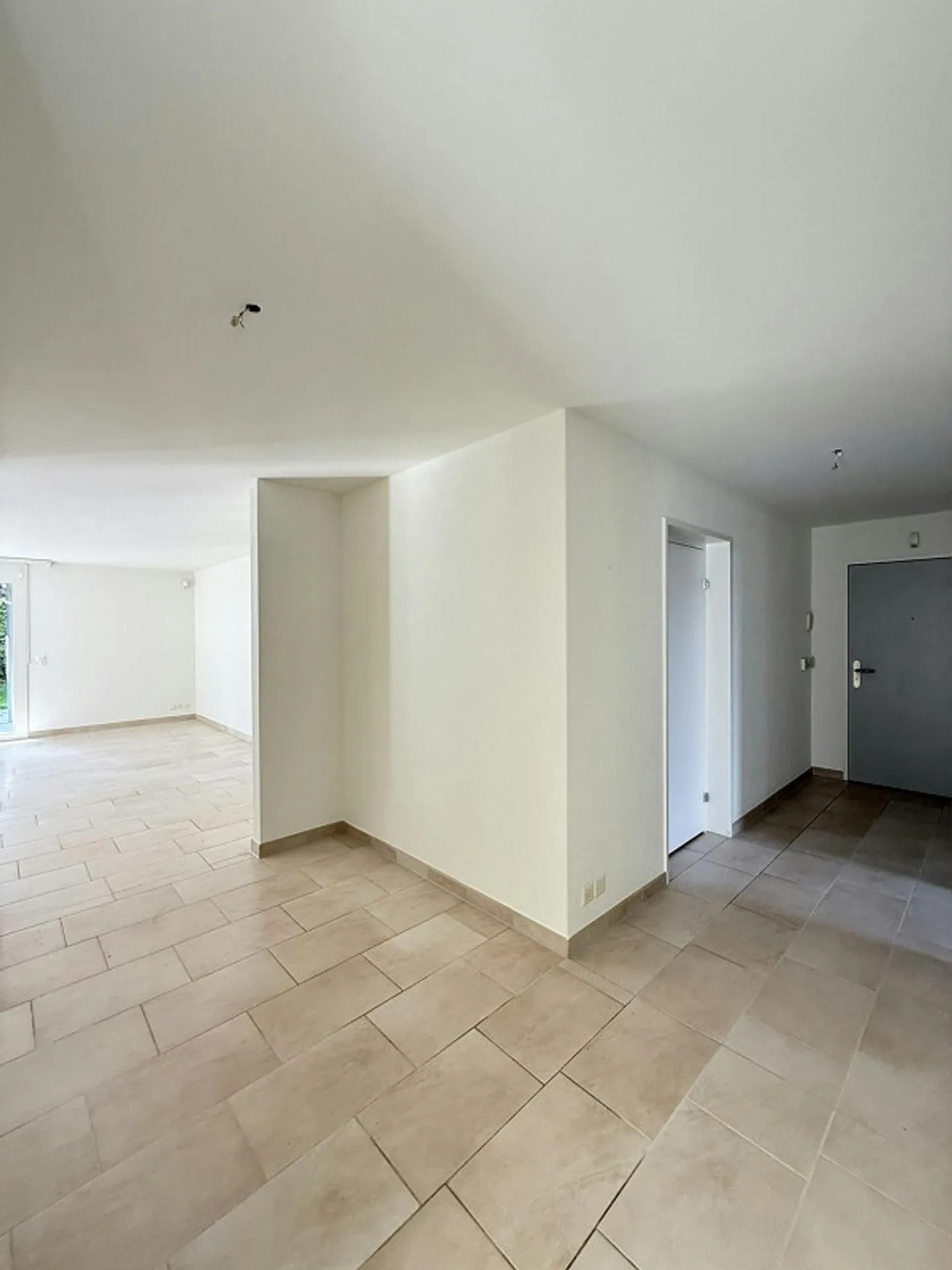 La tua nuova casa: appartamento di 4,5 stanze con idillio da giardino a Schlieren - Foto 7 di 13