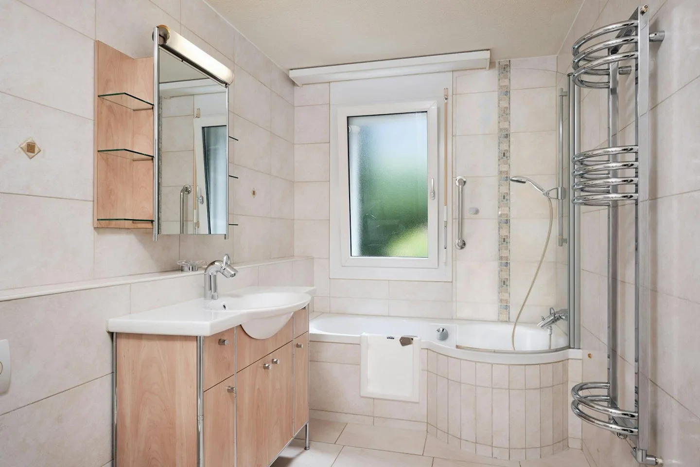 La tua nuova casa: appartamento di 4,5 stanze con idillio da giardino a Schlieren - Foto 13 di 13