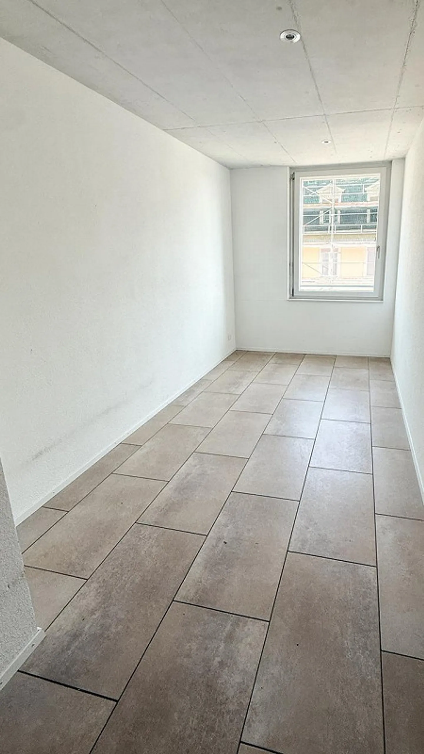 Appartement moderne en ville avec belle vue - Photo 2 sur 11