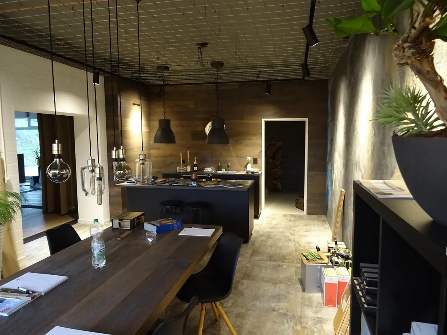 Spazio commerciale di 237m2 con vetrina - Foto 5 di 13