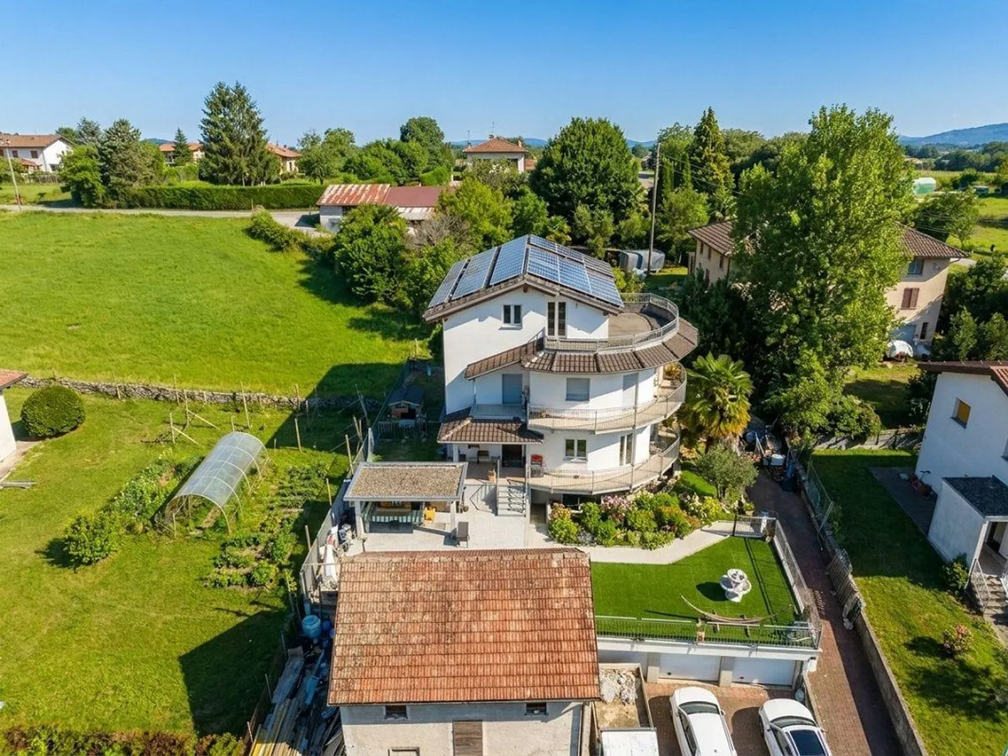 Casa Familiare con Giardino - Foto 3 di 13
