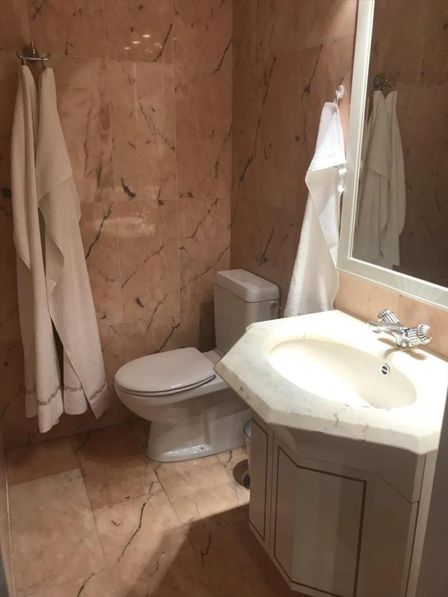 CHAMPEL APPARTEMENT D'ANGLE MEUBLE 5 PIECES - Photo 7 sur 8