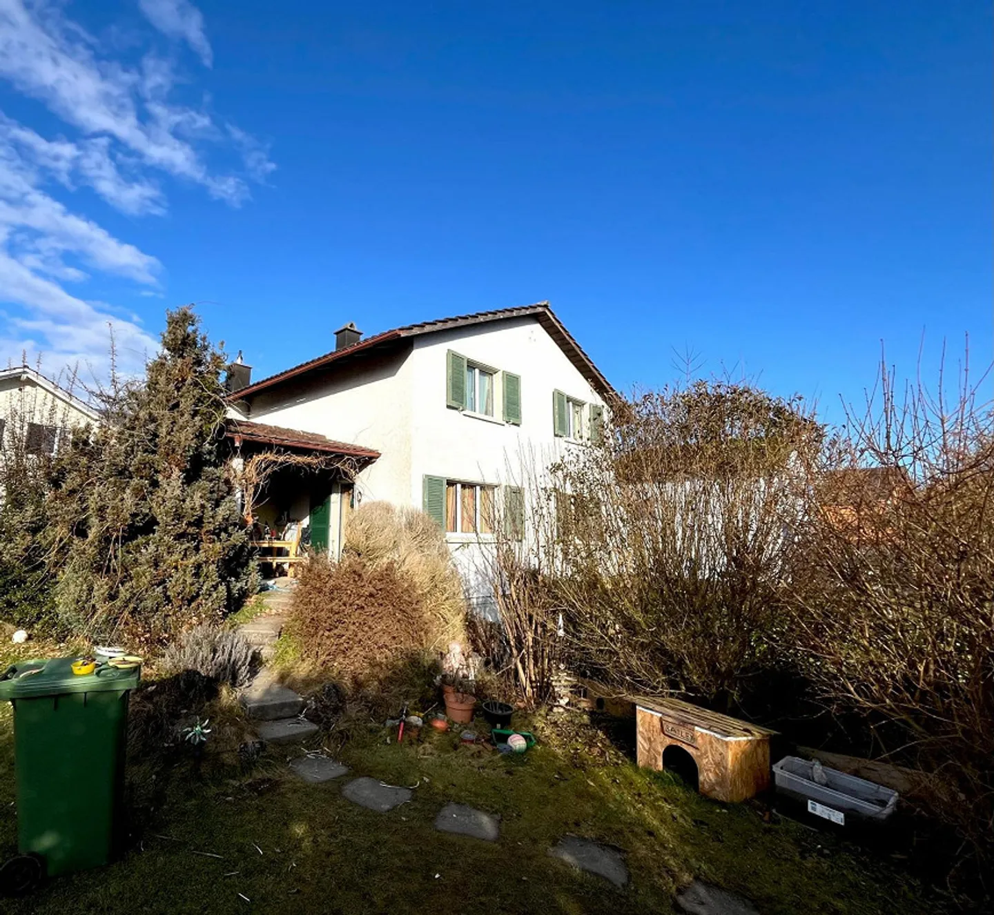 Family-friendly 5.5-room house, large garden, attractive location - Photo 3 of 17