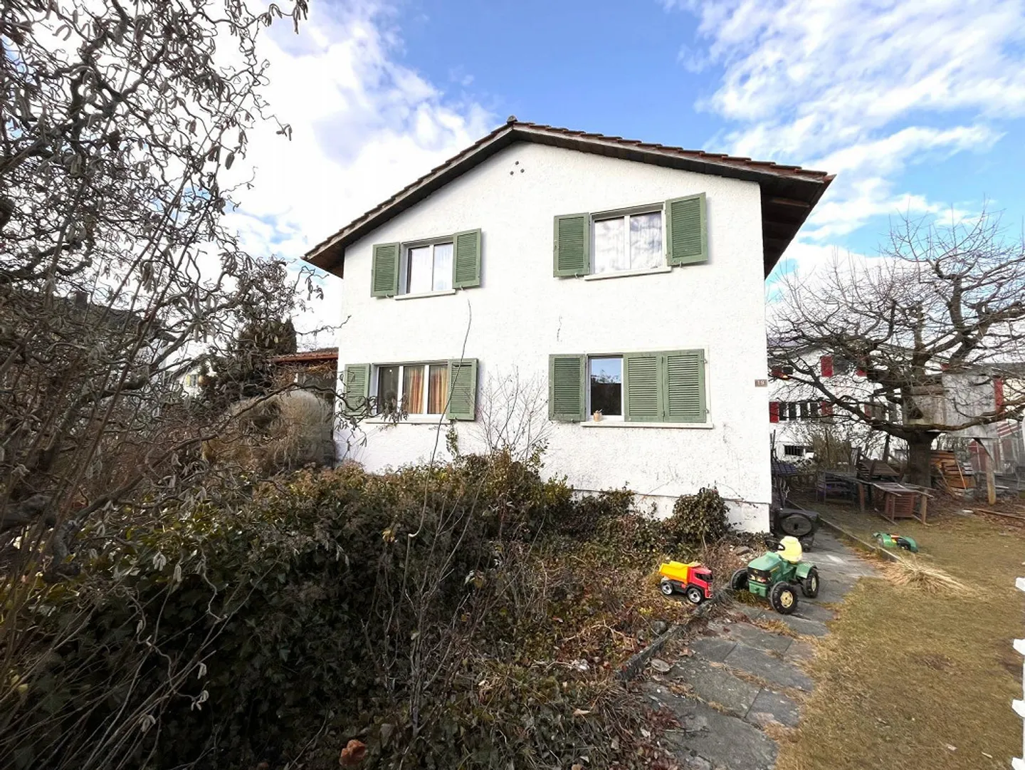 Family-friendly 5.5-room house, large garden, attractive location - Photo 4 of 17