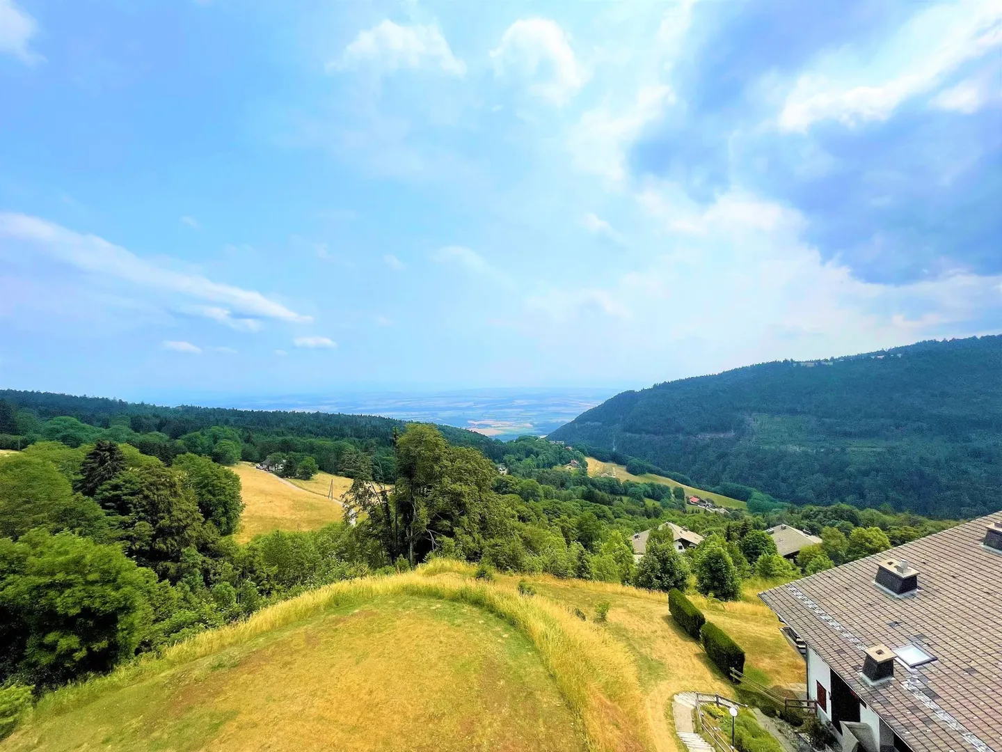 Appartamento con 3,5 stanze, 100 m2, ultimo piano con balconi e vista mozzafiato - Foto 6 di 7