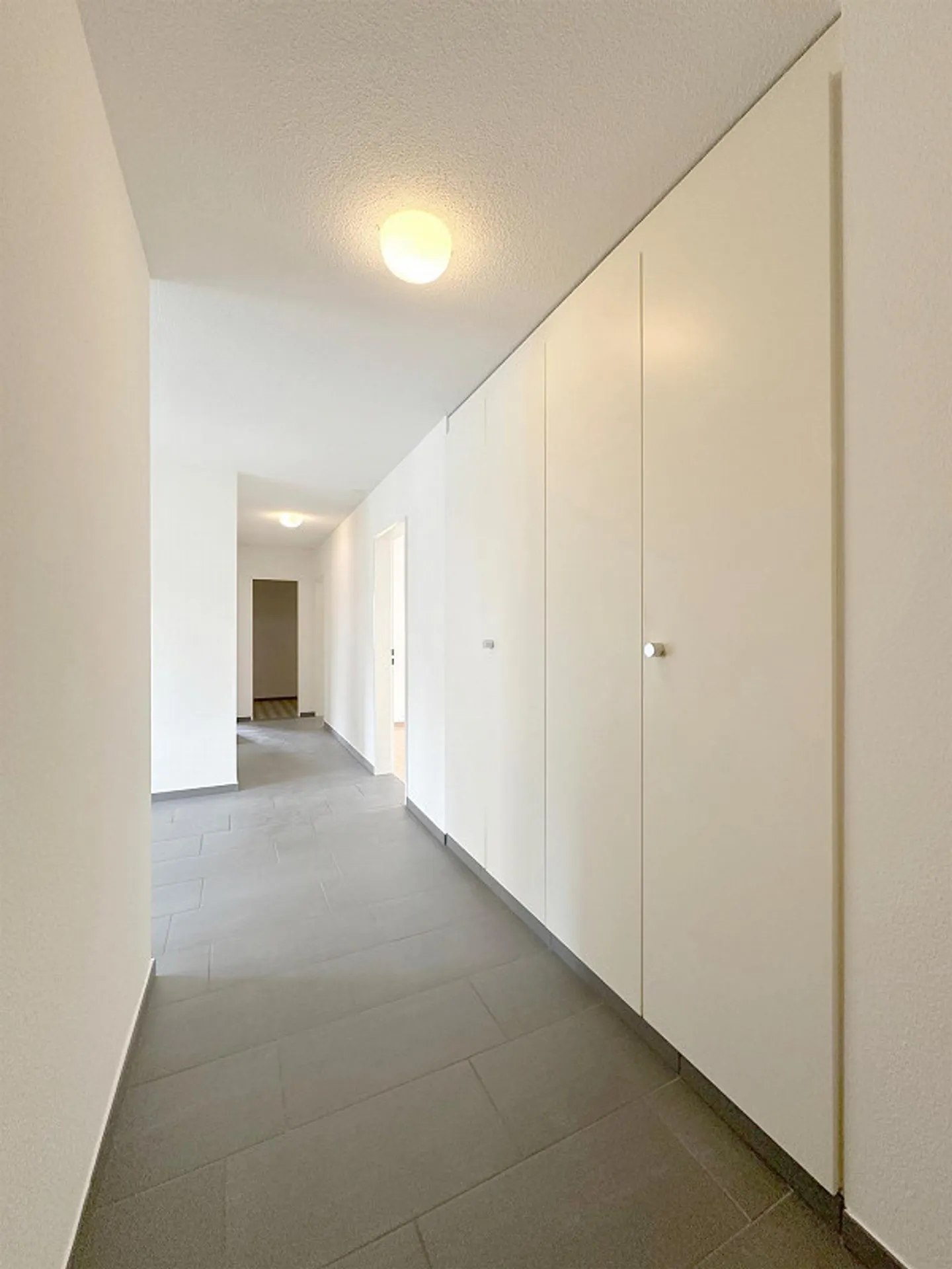 Geräumige Wohnung am Zürichsee - Foto 2 von 11