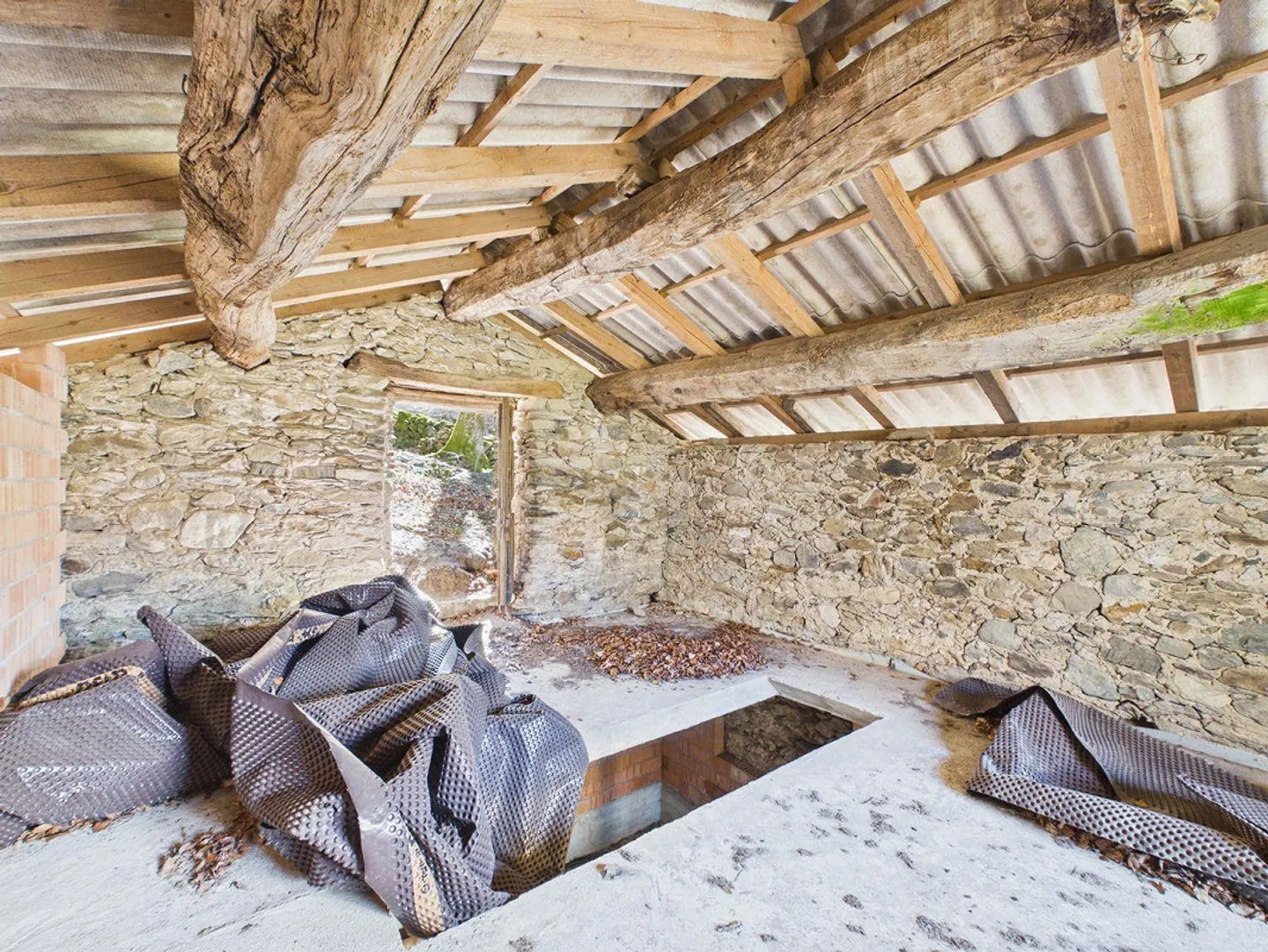 Authentic nature, silence and space to live in Certara - Photo 15 of 22