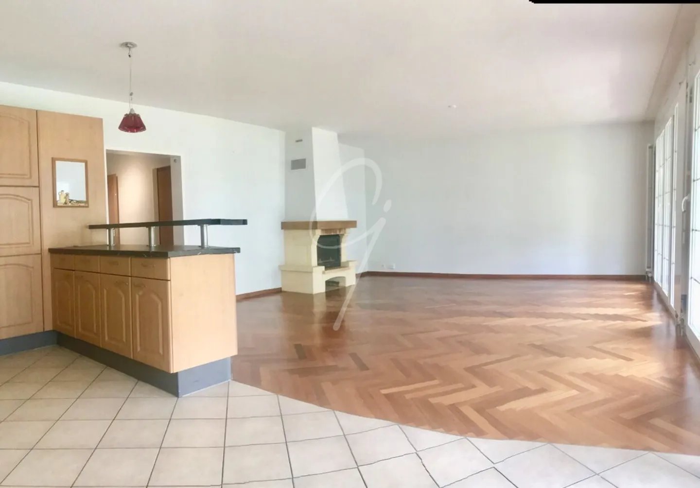 Comme une maison : 6 Pièces avec jardin privatif  - Photo 2 of 9