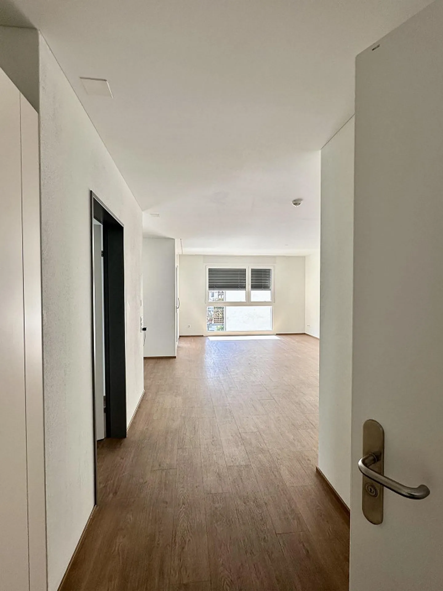 Appartement pour seniors - Photo 2 sur 8