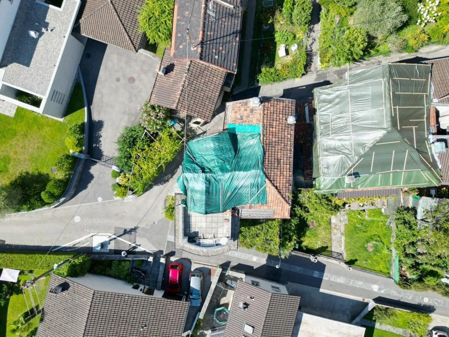 Large House for Renovation with Panoramic Terrace in Solduno - Photo 3 of 9
