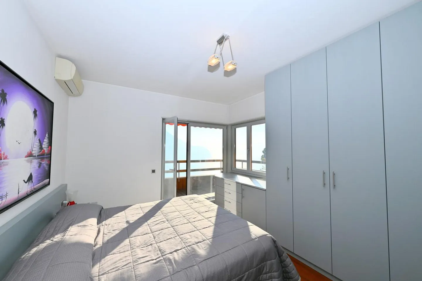 Holiday Home - Apartment with Breathtaking View of Lake Lugano - Photo 15 of 19