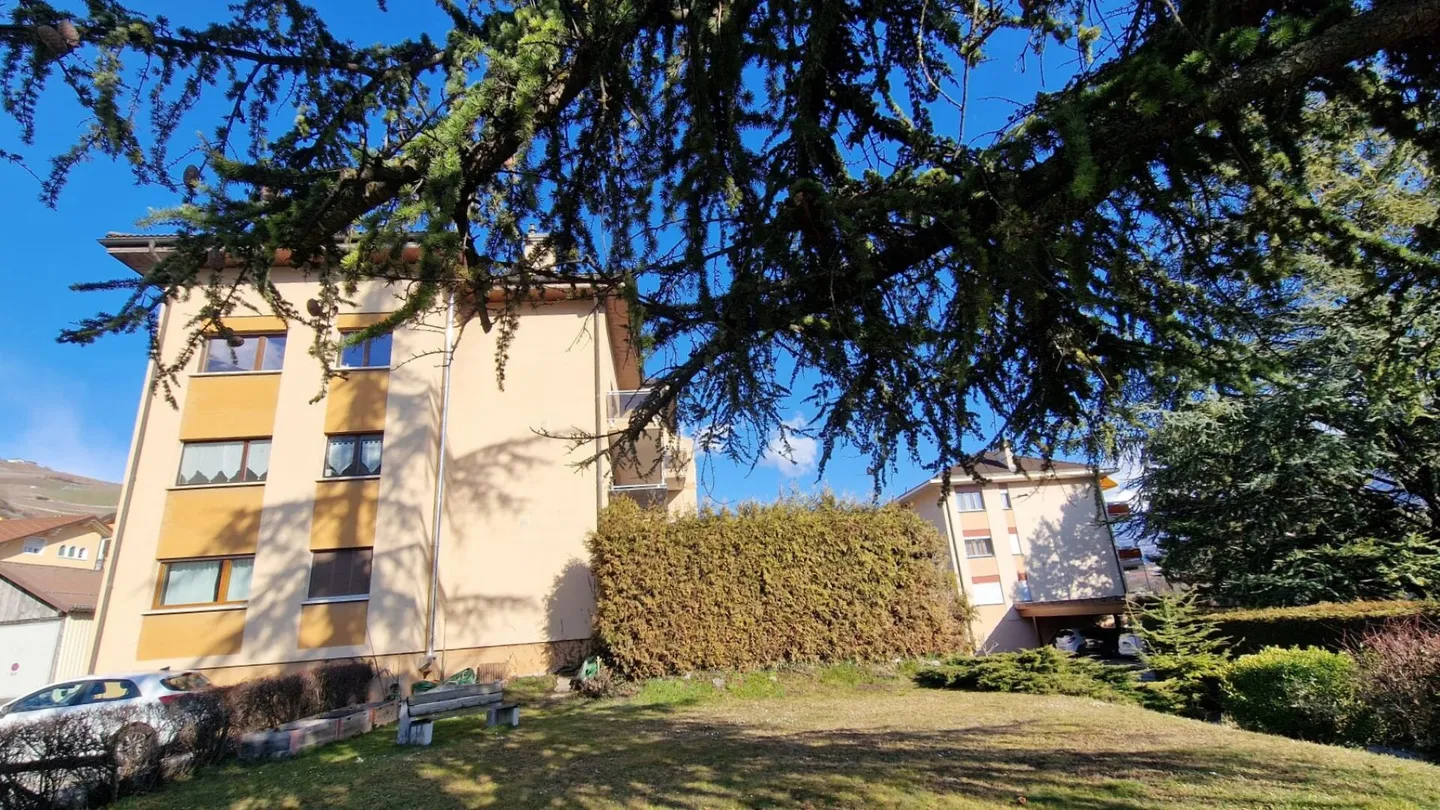 CALME, AVEC JARDIN - Photo 3 sur 7