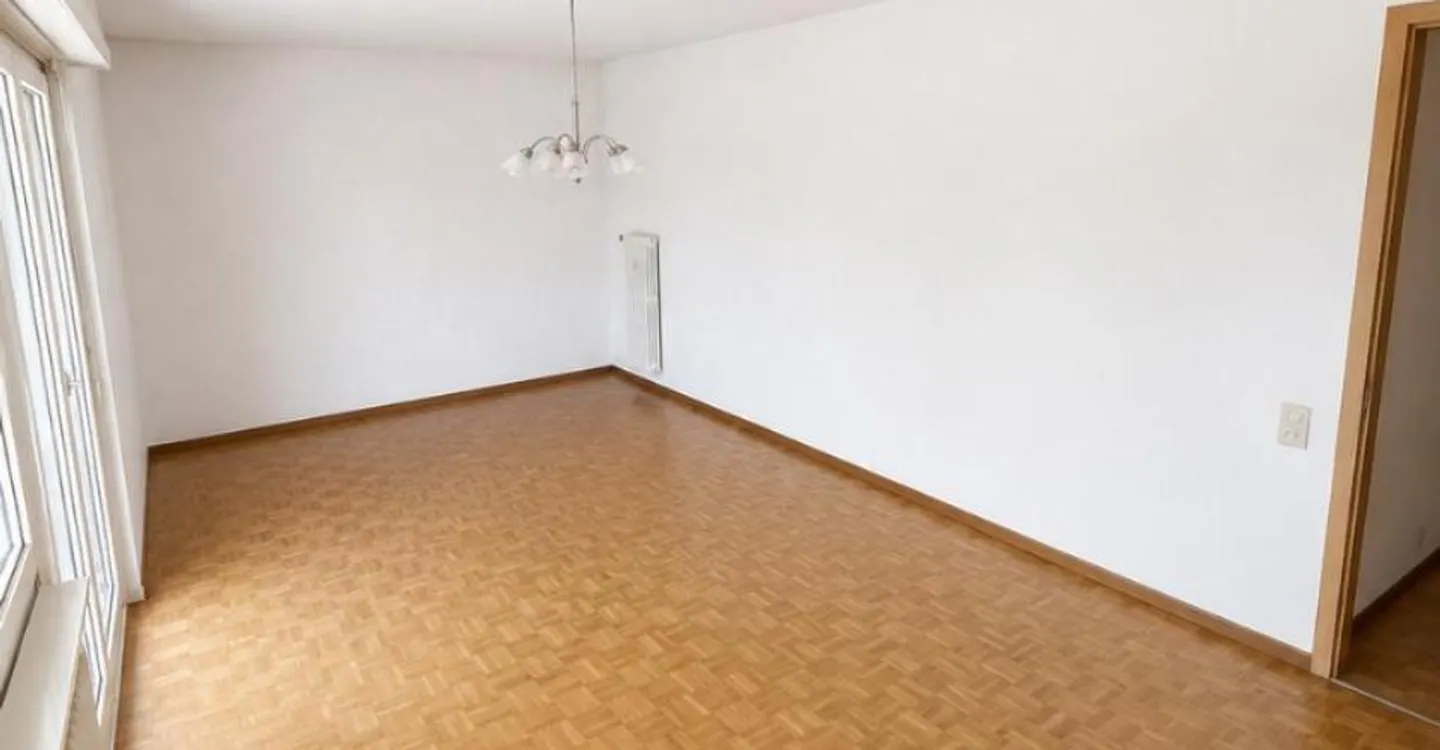 Charmante 3,5-Zimmer-Wohnung in grüner Umgebung - Foto 3 von 11