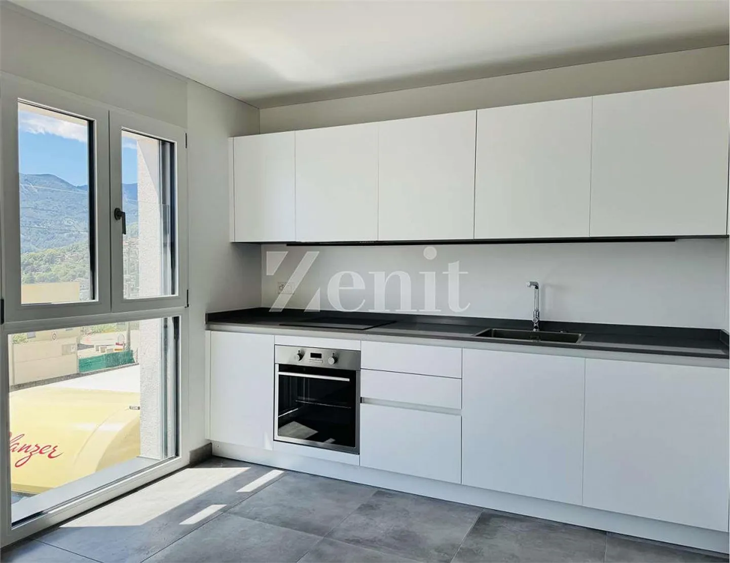We rent a modern 2.5-room apartment in first rental - Photo 2 of 11