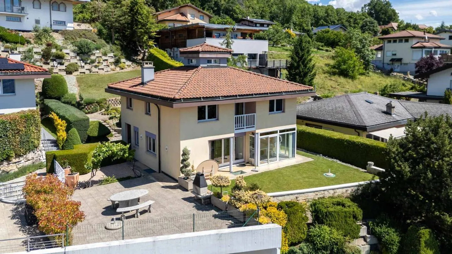 Exzeptionelle Villa mit Alpenblick - Foto 2 von 13