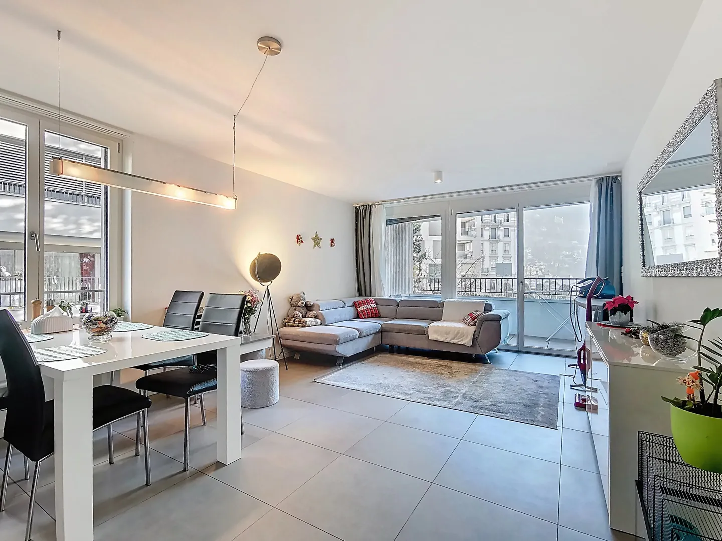 Vista sul lago e balcone nel cuore di Montreux - Foto 1 di 5