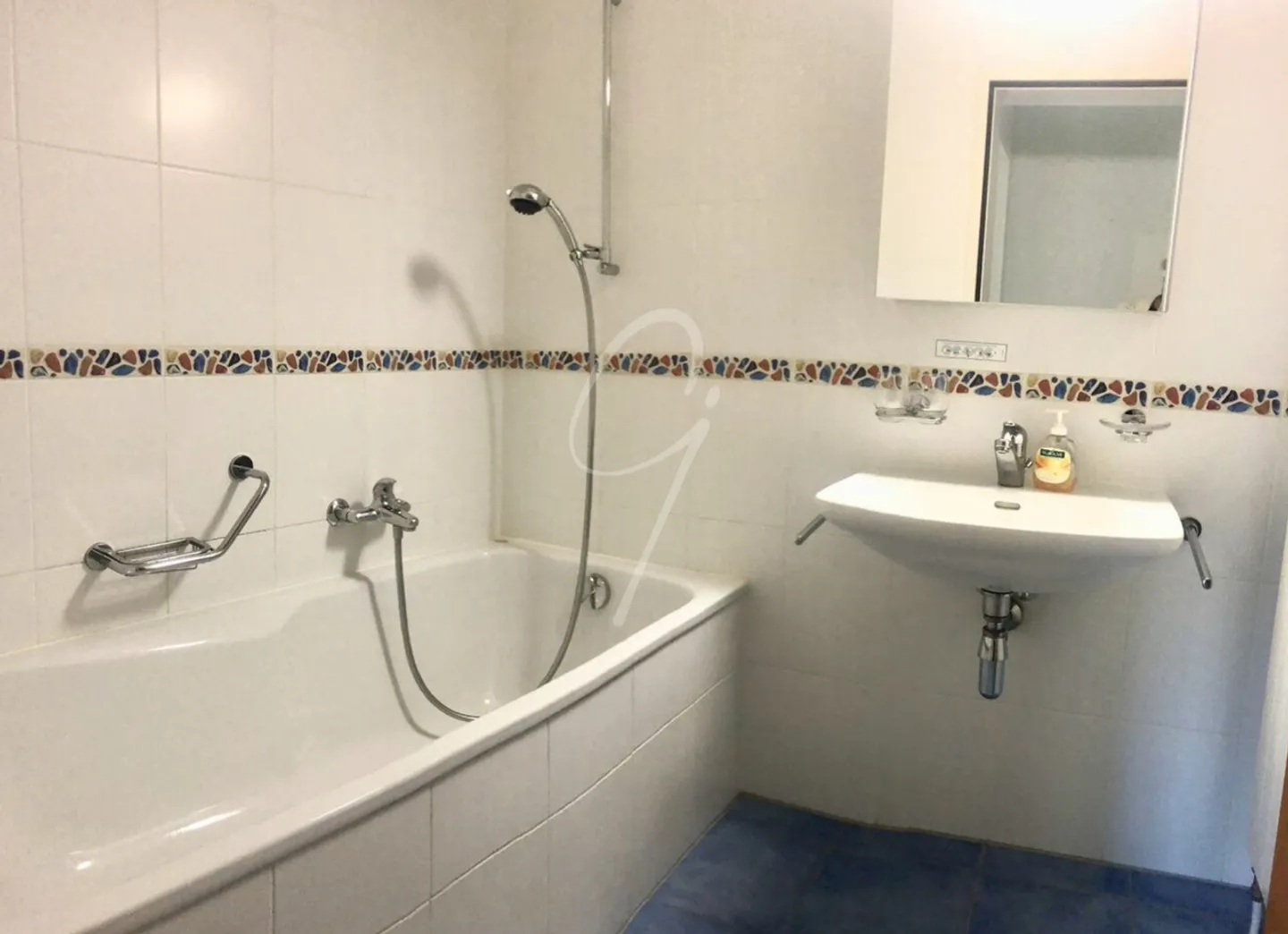 Comme une maison : 6 Pièces avec jardin privatif  - Photo 7 of 9