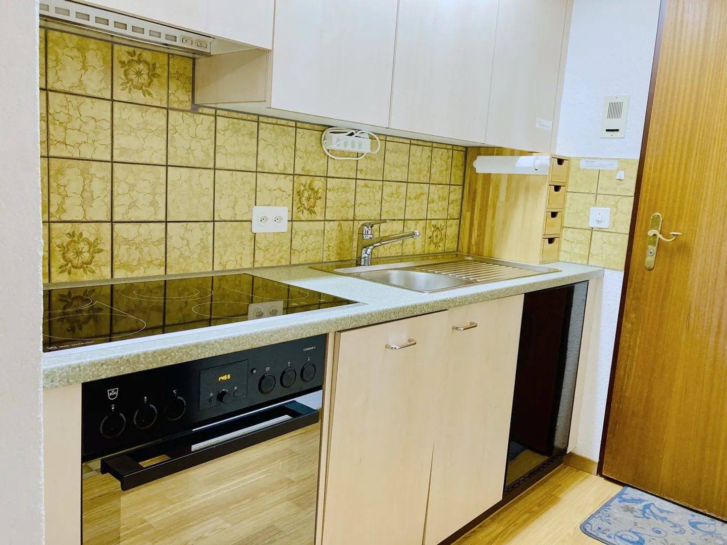 Small but fine holiday apartment in a well-maintained building - Photo 5 of 8