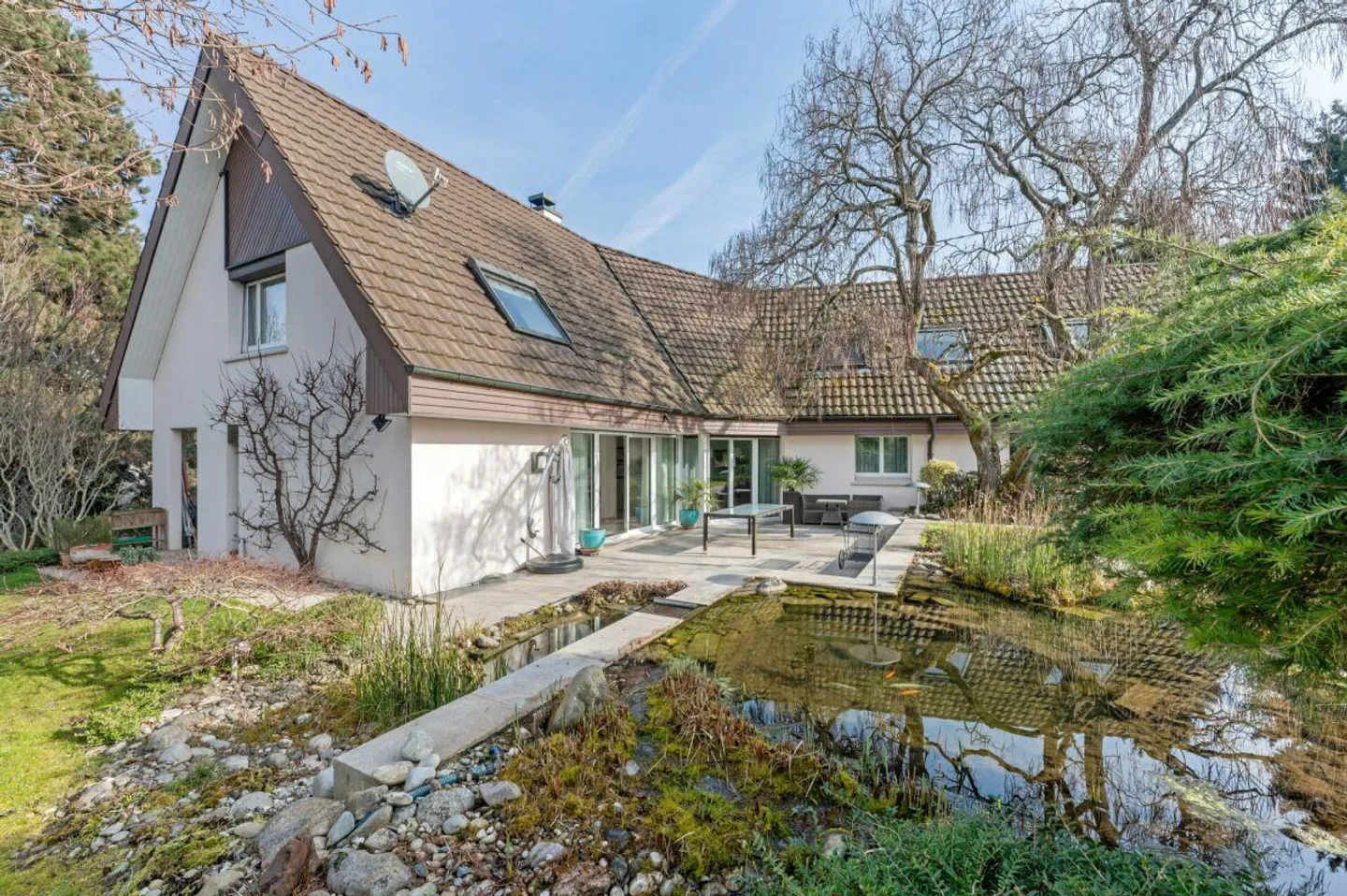 Casa unifamiliare adatta alle famiglie a Bruderholz - Foto 1 di 10