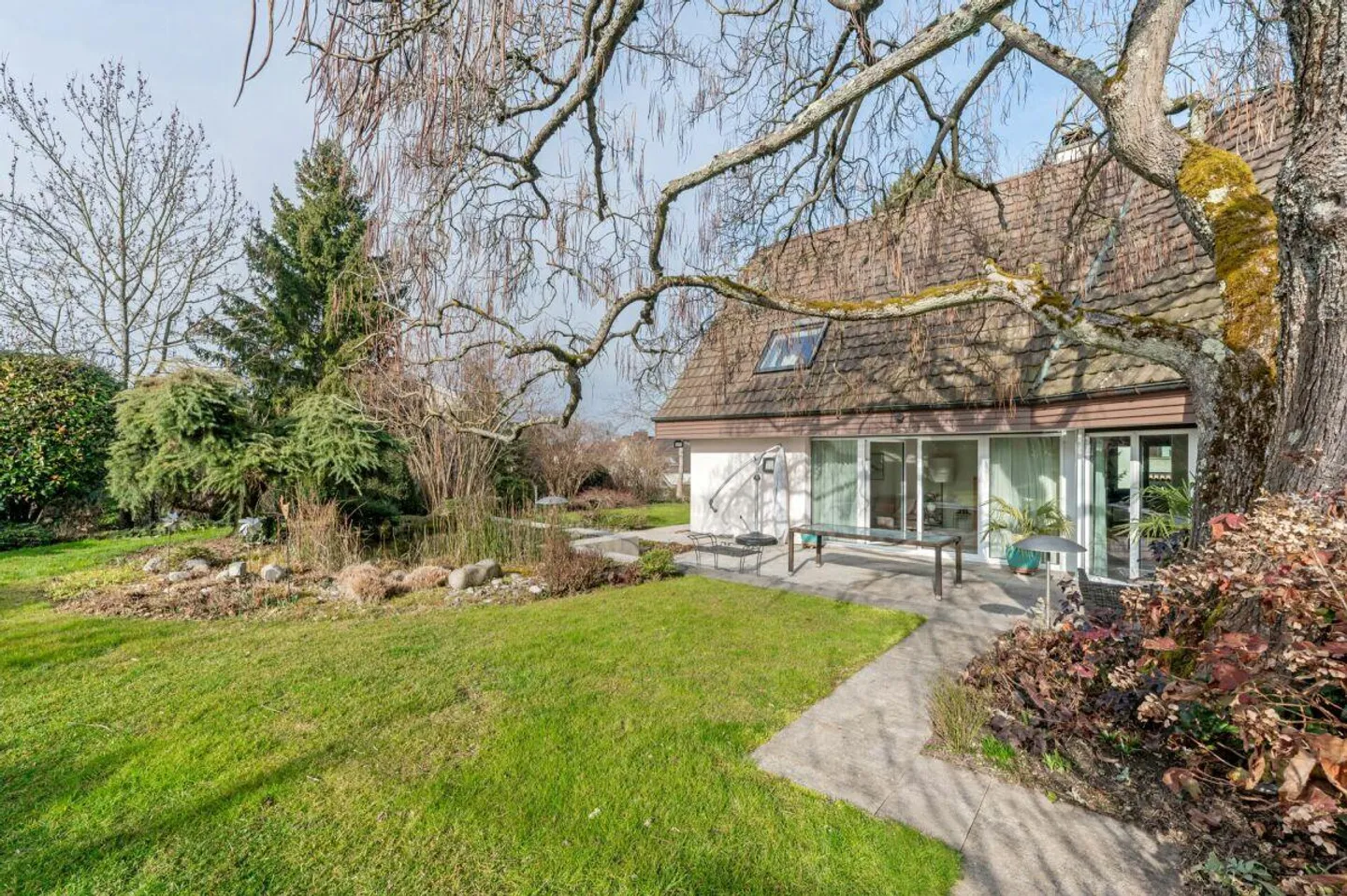 Casa unifamiliare adatta alle famiglie a Bruderholz - Foto 2 di 10