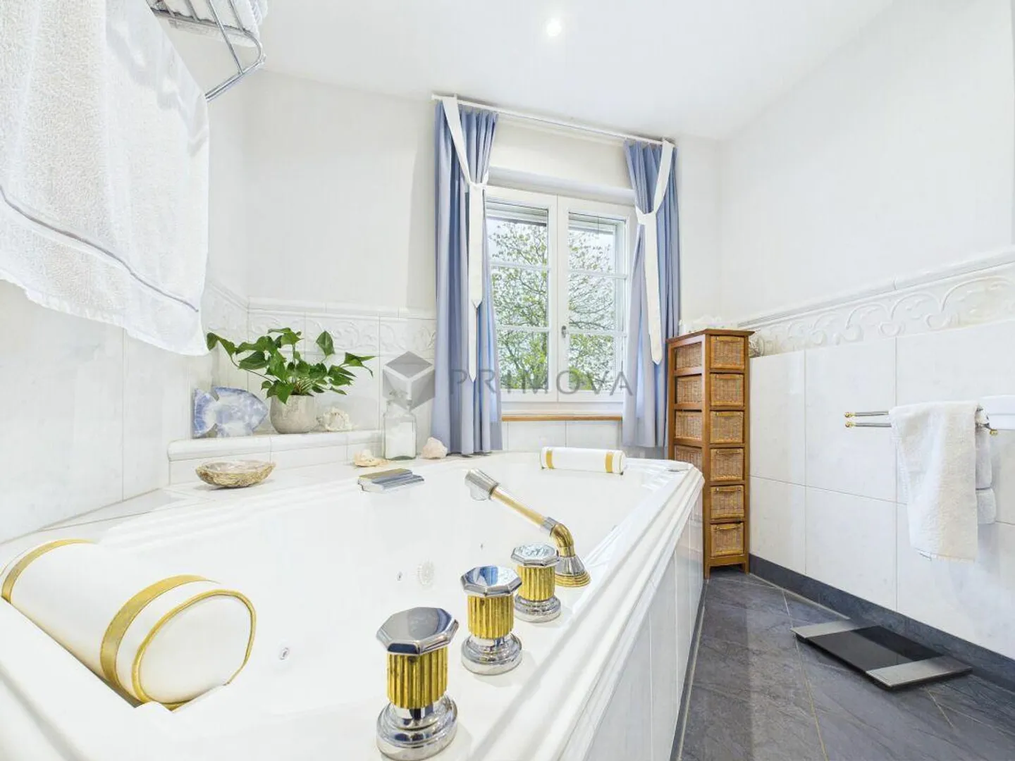 Charmante Landhausvilla mit Potenzial - Foto 9 von 13