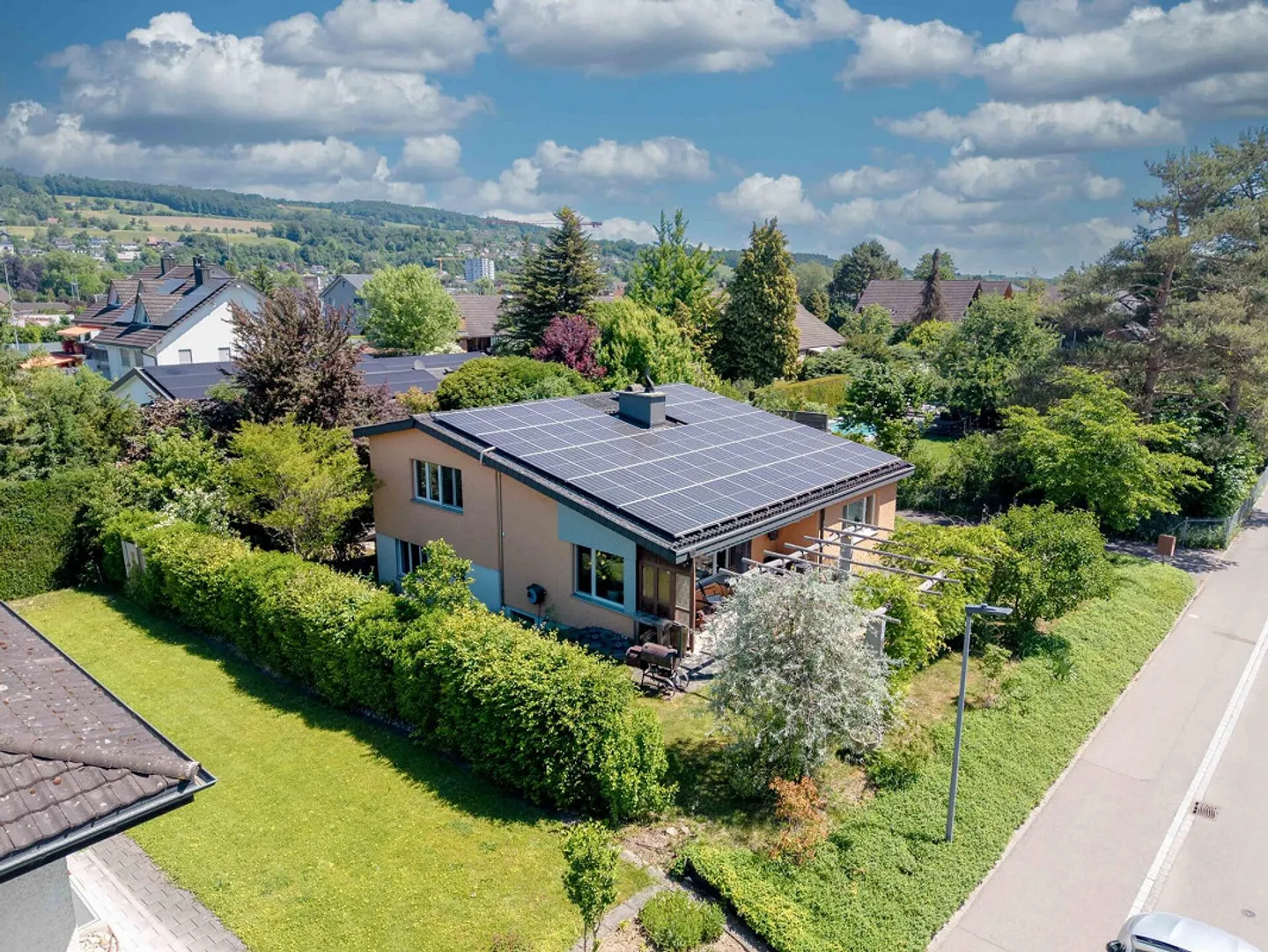 Living with Garden Idyl in a Quiet Location in Weinfelden - Photo 1 of 7