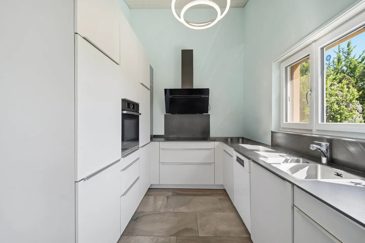 Living with Garden Idyl in a Quiet Location in Weinfelden - Photo 4 of 7