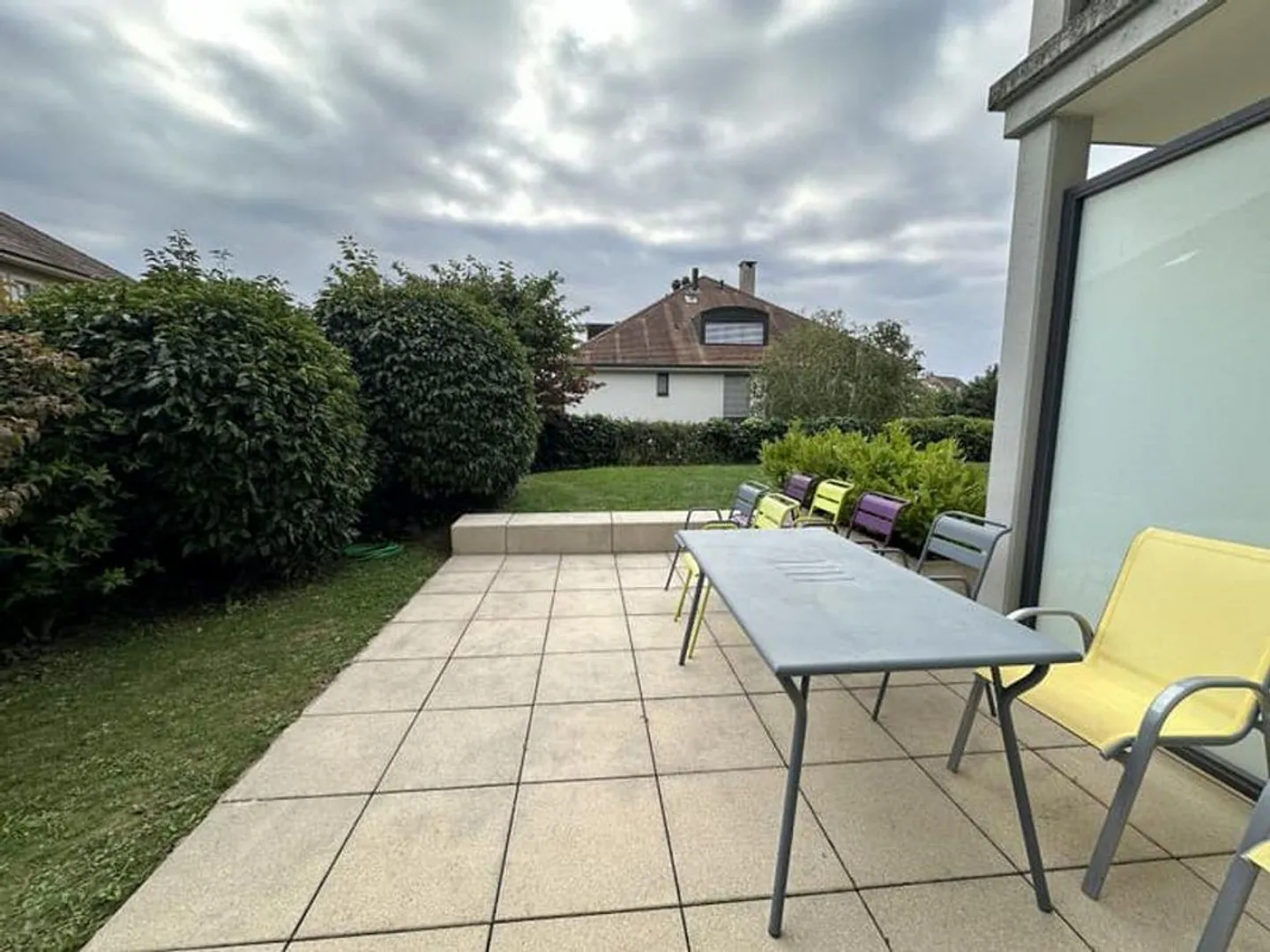 Appartement avec terrasse/jardin, dans Nyon et proche du lac - Photo 5 sur 9