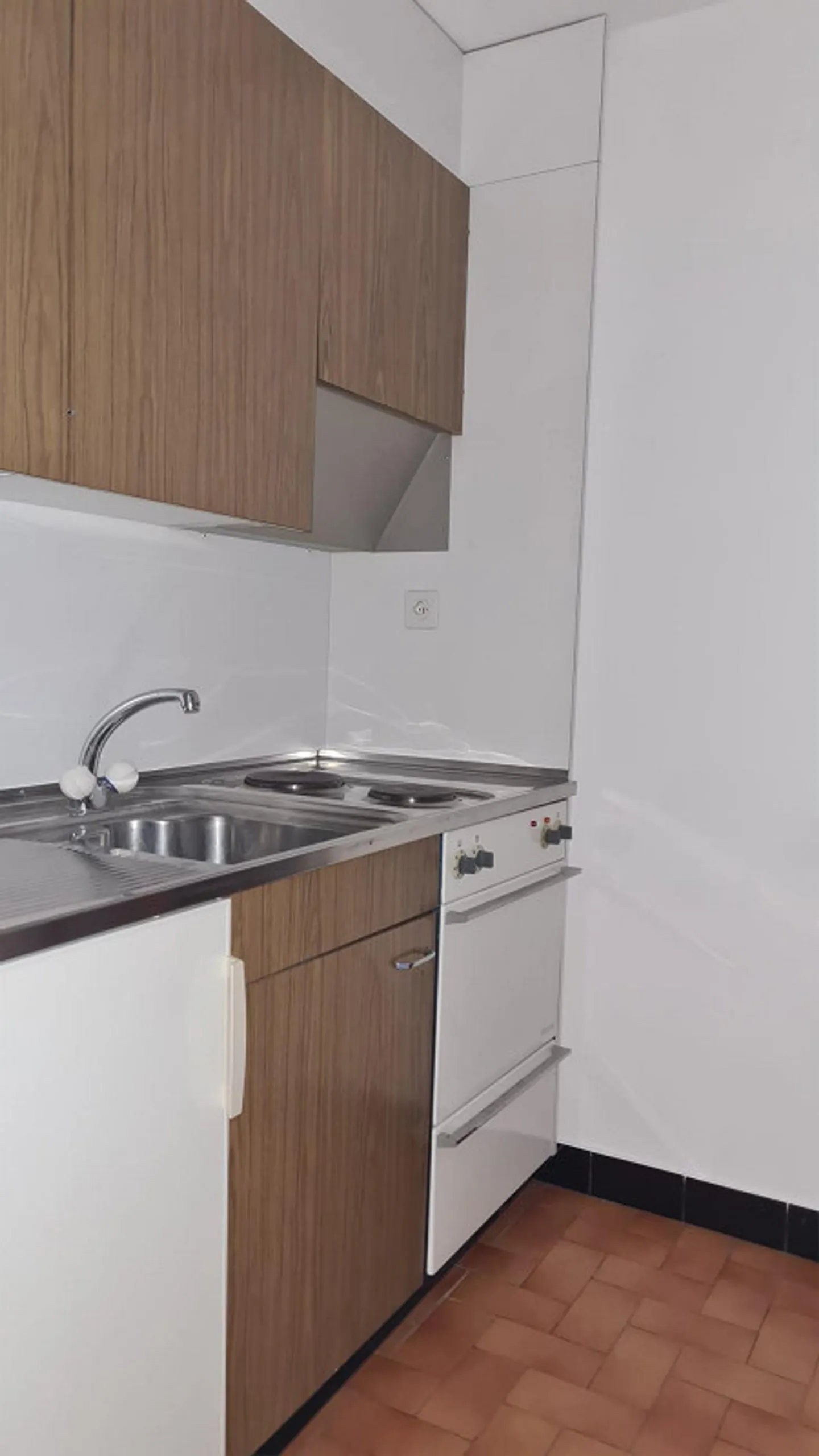 Renovated studio apartment with balcony in Mendrisio - Photo 6 of 12