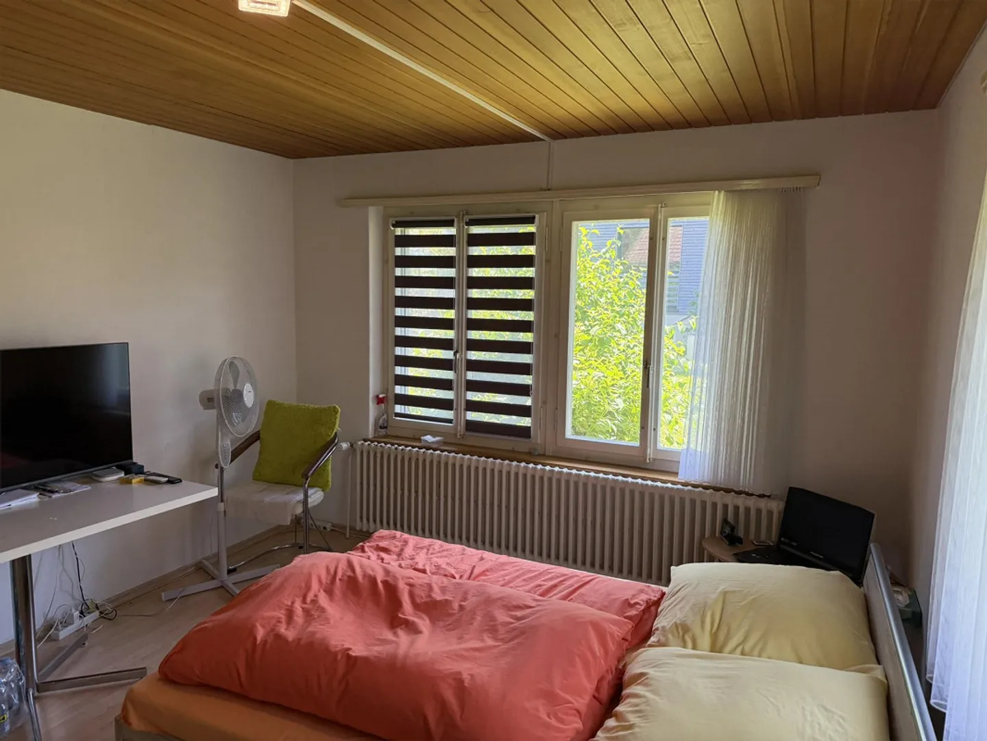 Grosses möbliertes Zimmer in Sissach beim Ebenrainpark - Foto 2 von 6
