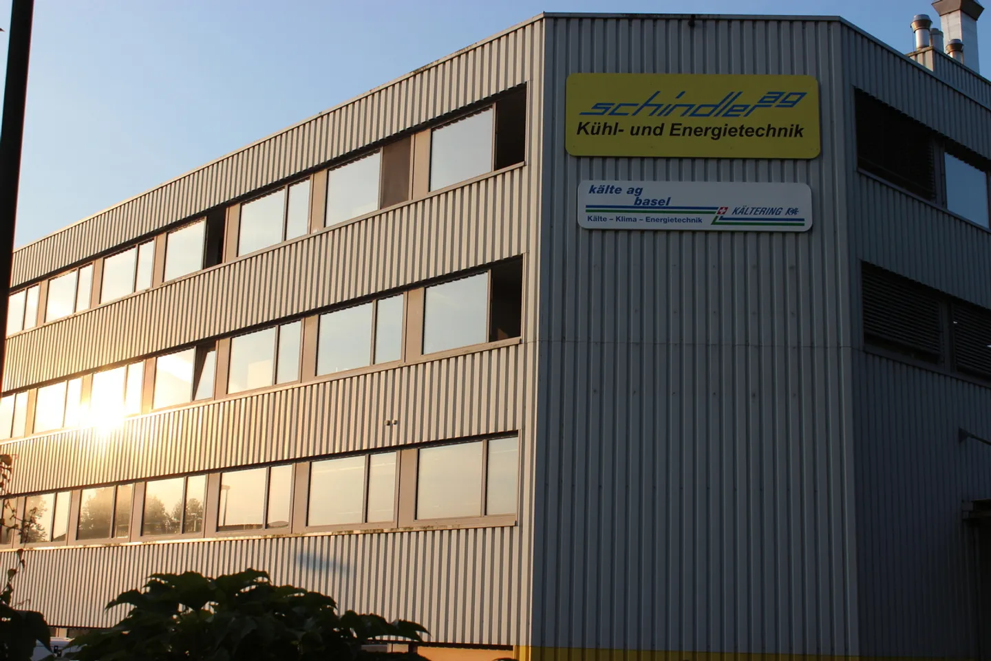 Modernes Büro in Münchenstein - Foto 1 von 3