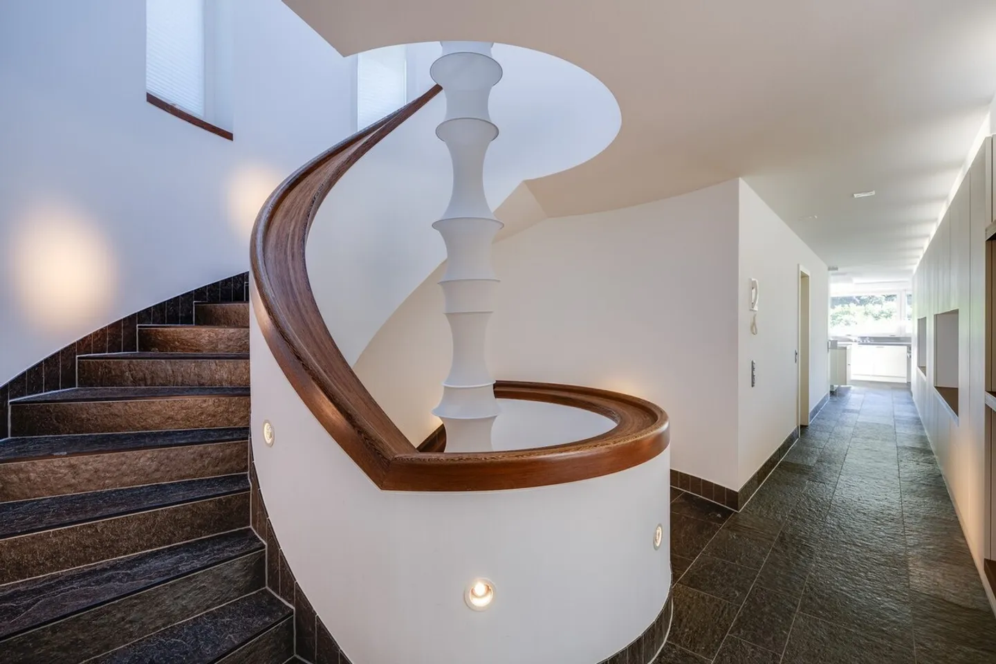 Maison semi-détachée exclusive avec espace bien-être privé - une merveille d'espace - Photo 8 sur 13