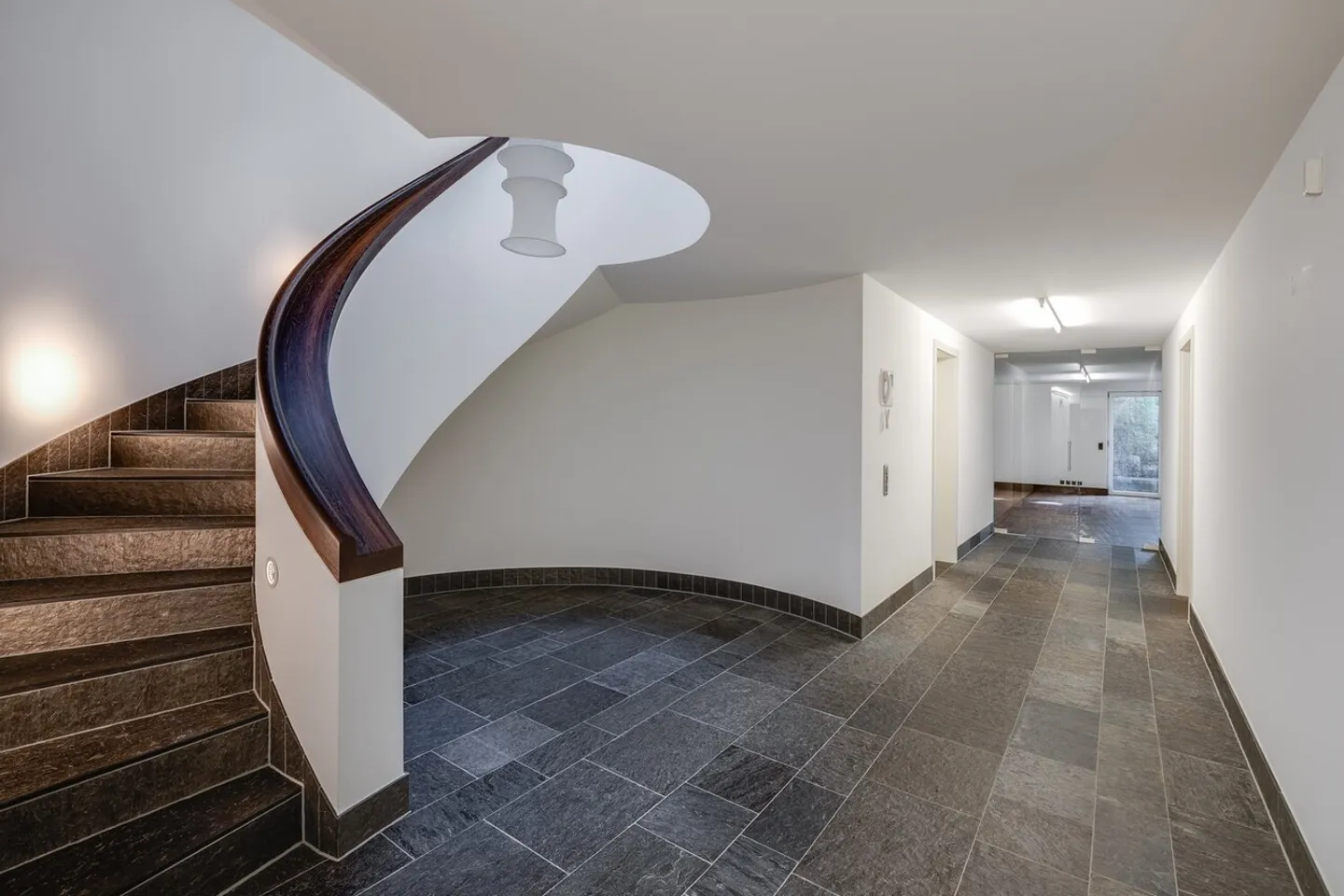 Maison semi-détachée exclusive avec espace bien-être privé - une merveille d'espace - Photo 9 sur 13