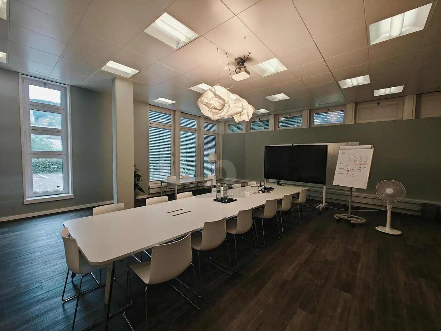 SPACIOUS AND REPRESENTATIVE - Photo 4 of 6